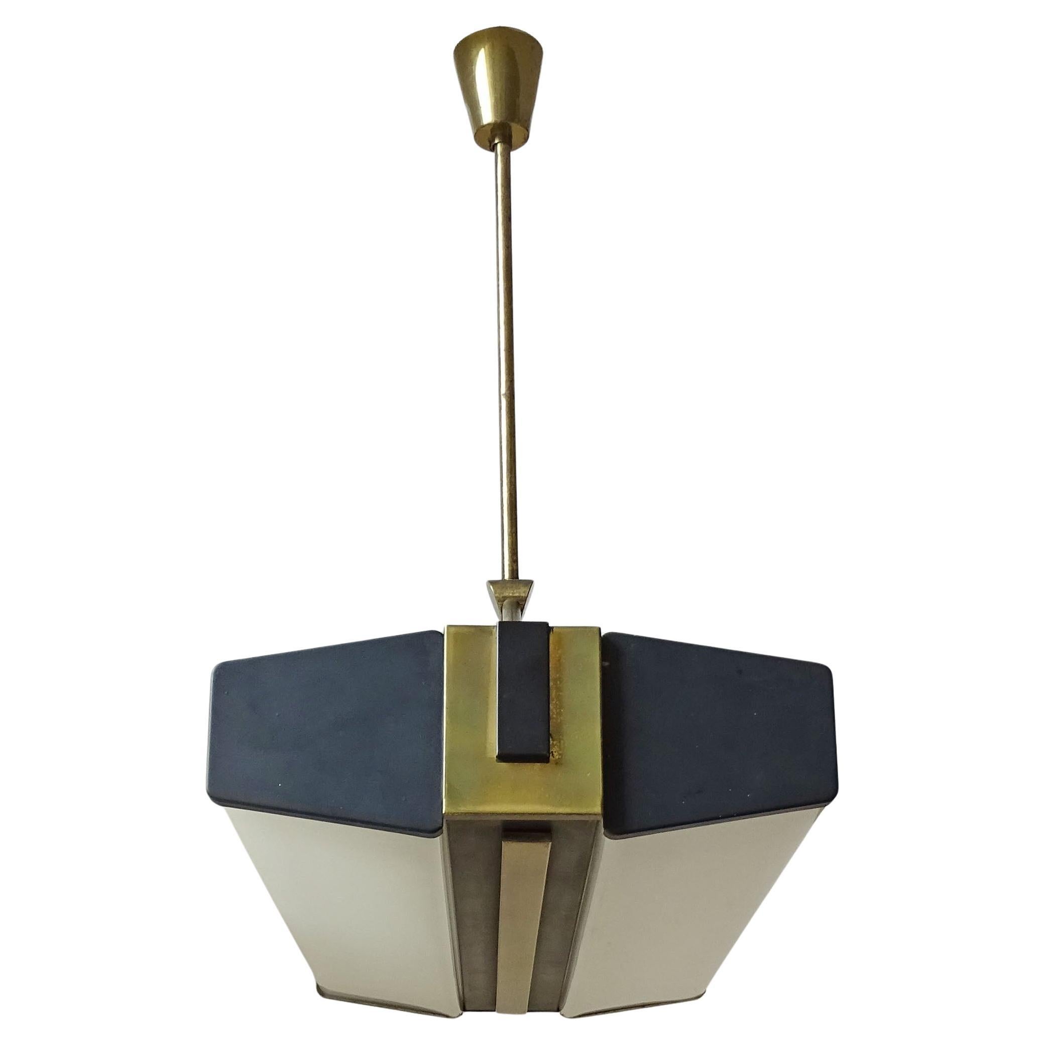 Stilnovo-Deckenleuchte aus Messing und Plexiglas, Italien 1950er Jahre im Angebot