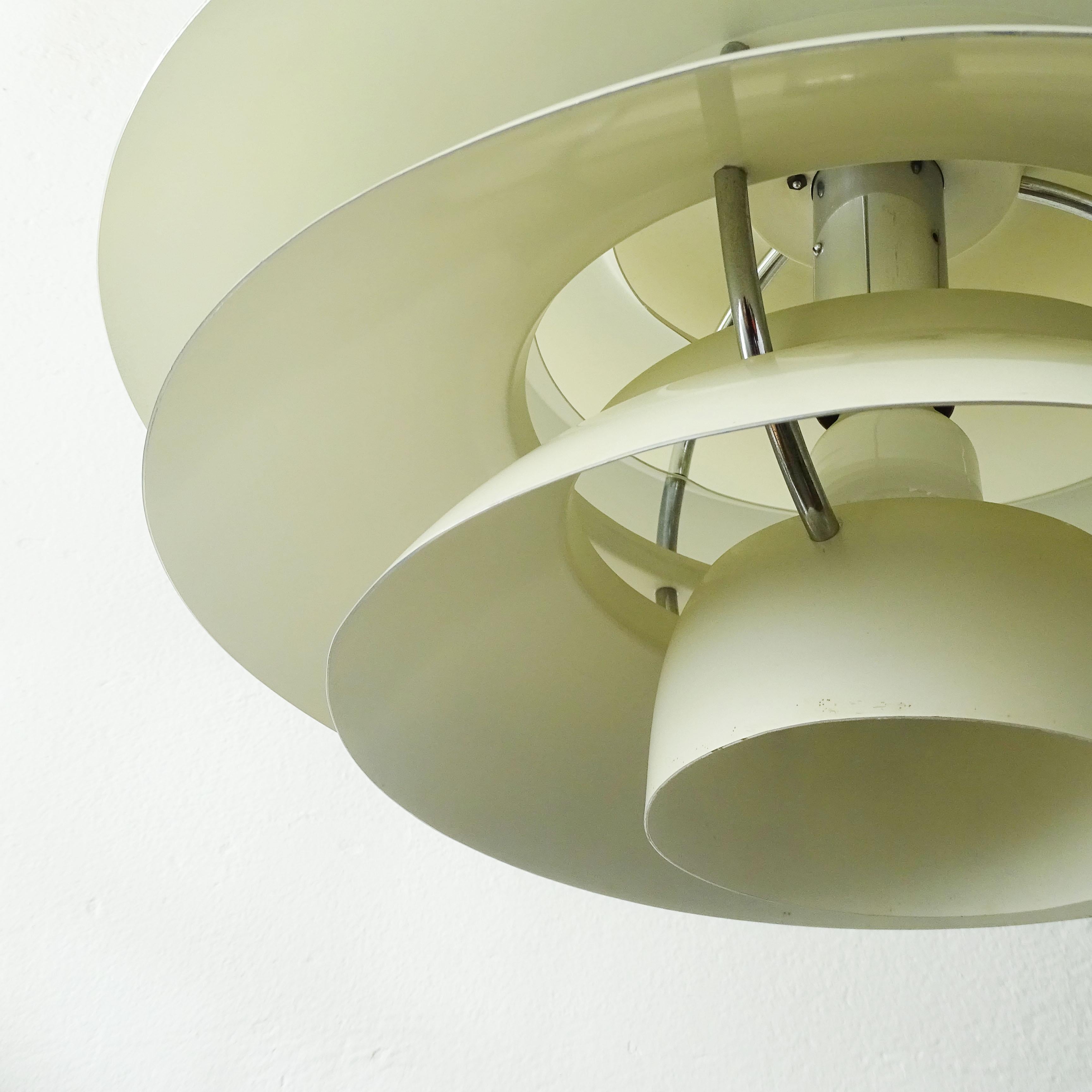 Metal Stilnovo ceiling lamp in chrome and white metal, Italy 1960s For Sale