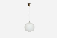 Suspension de plafond Stilnovo, verre opalin et laiton, Italie, années 1960