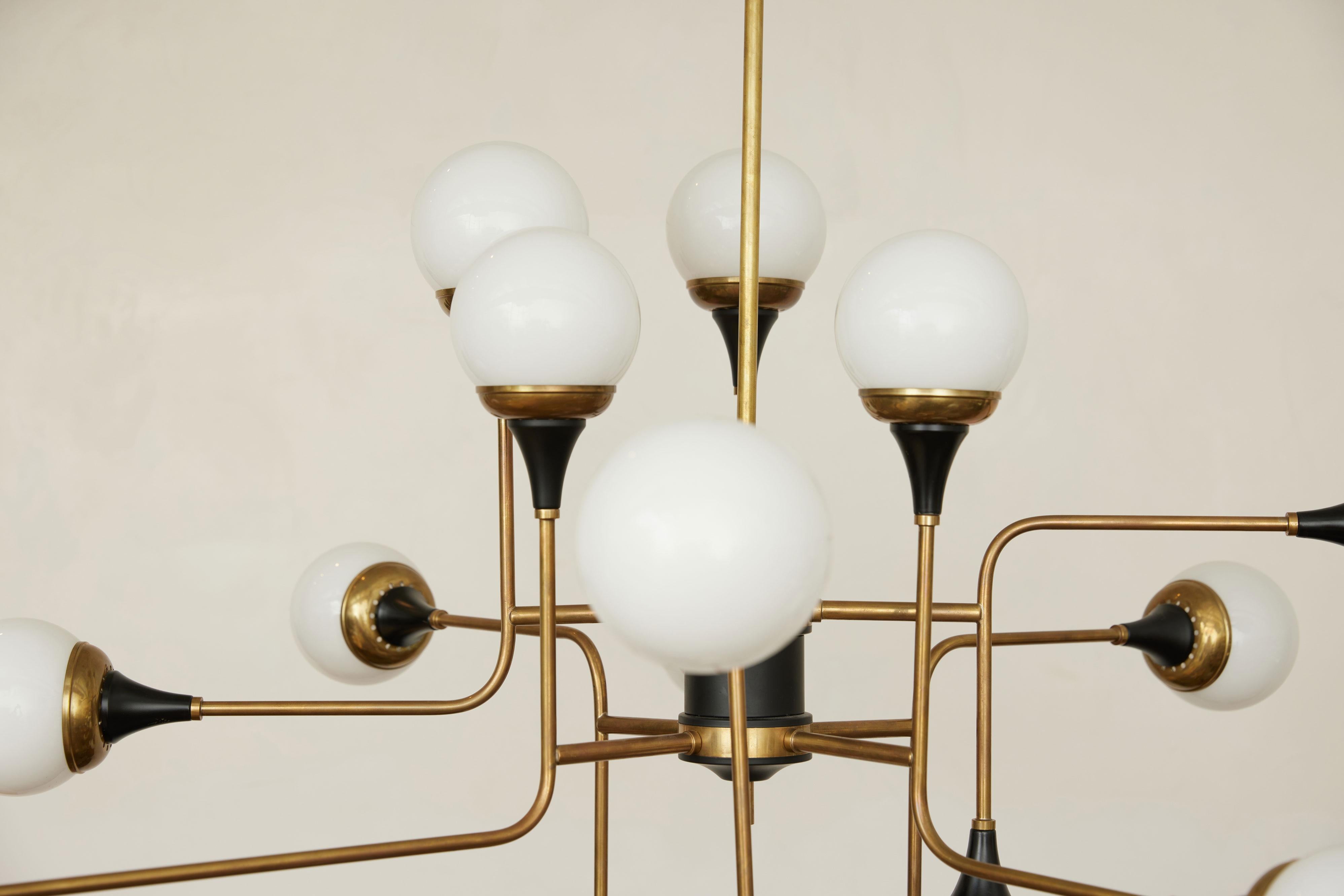 Mid-Century Modern Stilnovo Chandelier 16 Light Brass Metal Opaline Glass, 1950, Italy For Sale