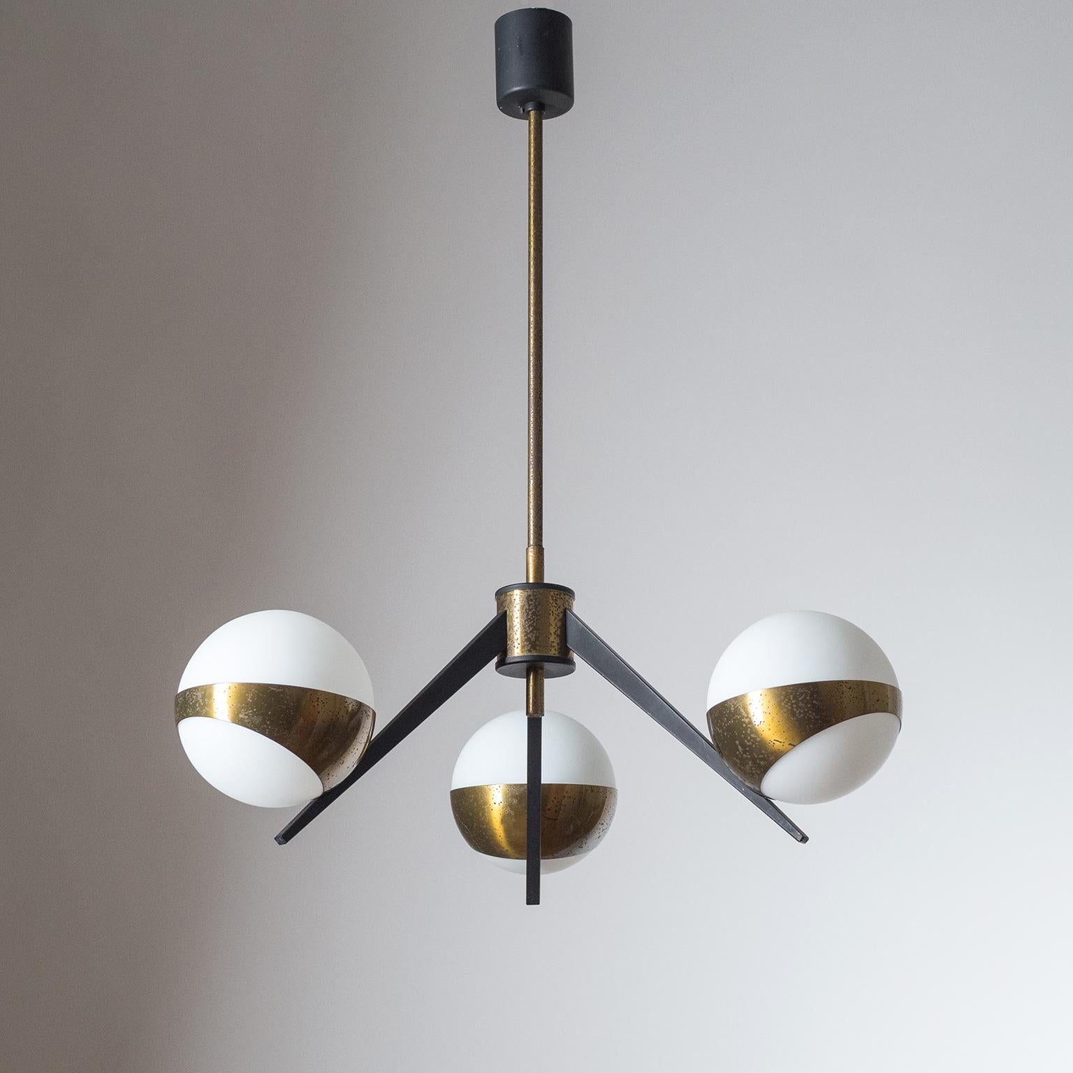 Mid-20th Century Stilnovo Chandelier, 1950s