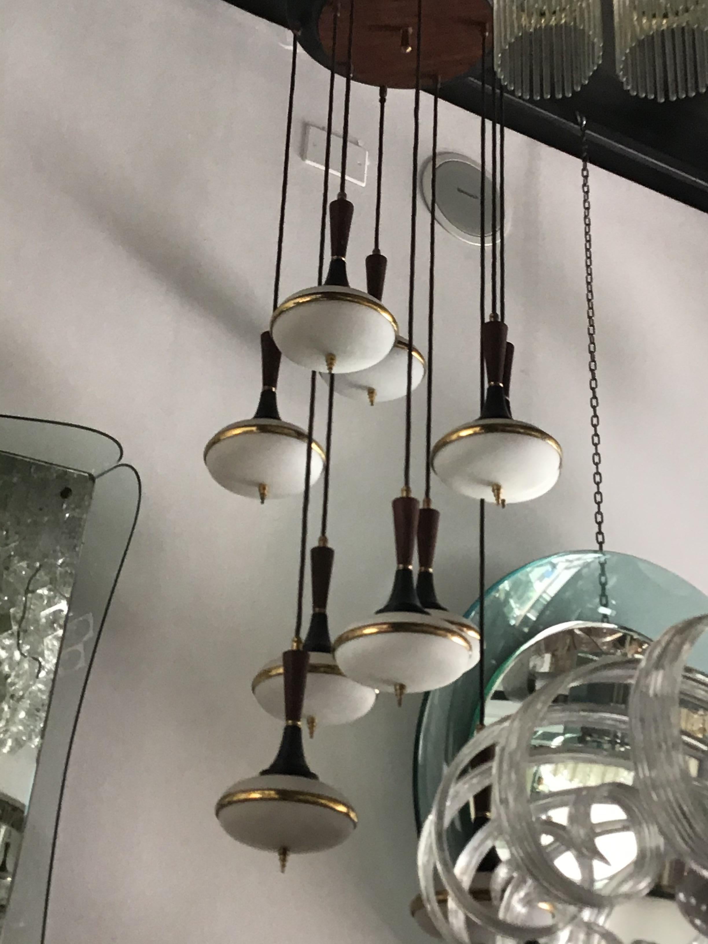 Stilnovo Style Chandelier Brass Opaline Glass Wood 10-Light 1950 Italy In Excellent Condition In Milano, IT