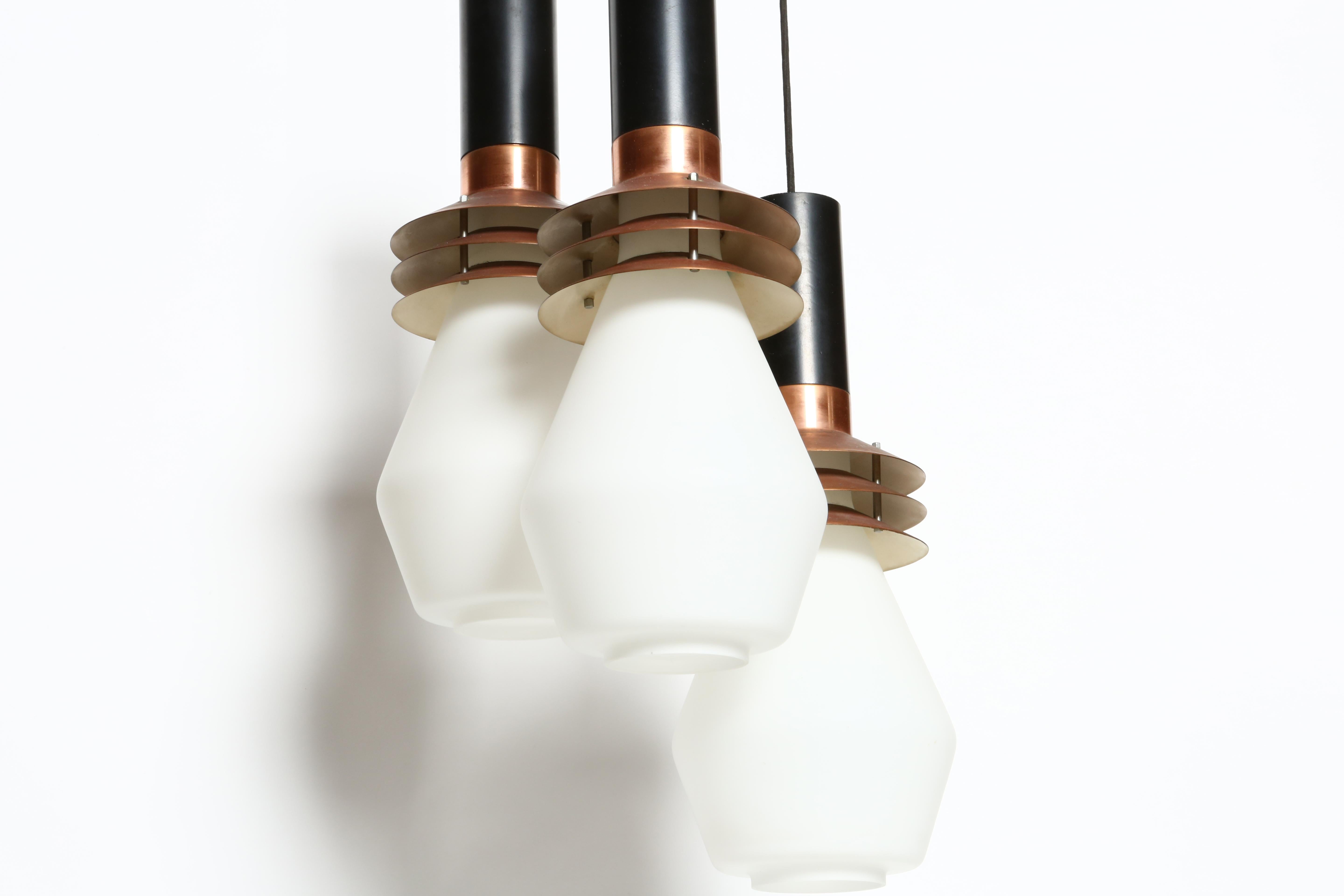 Milieu du XXe siècle Lustre Stilnovo modèle 1253, Italie vers 1950 en vente