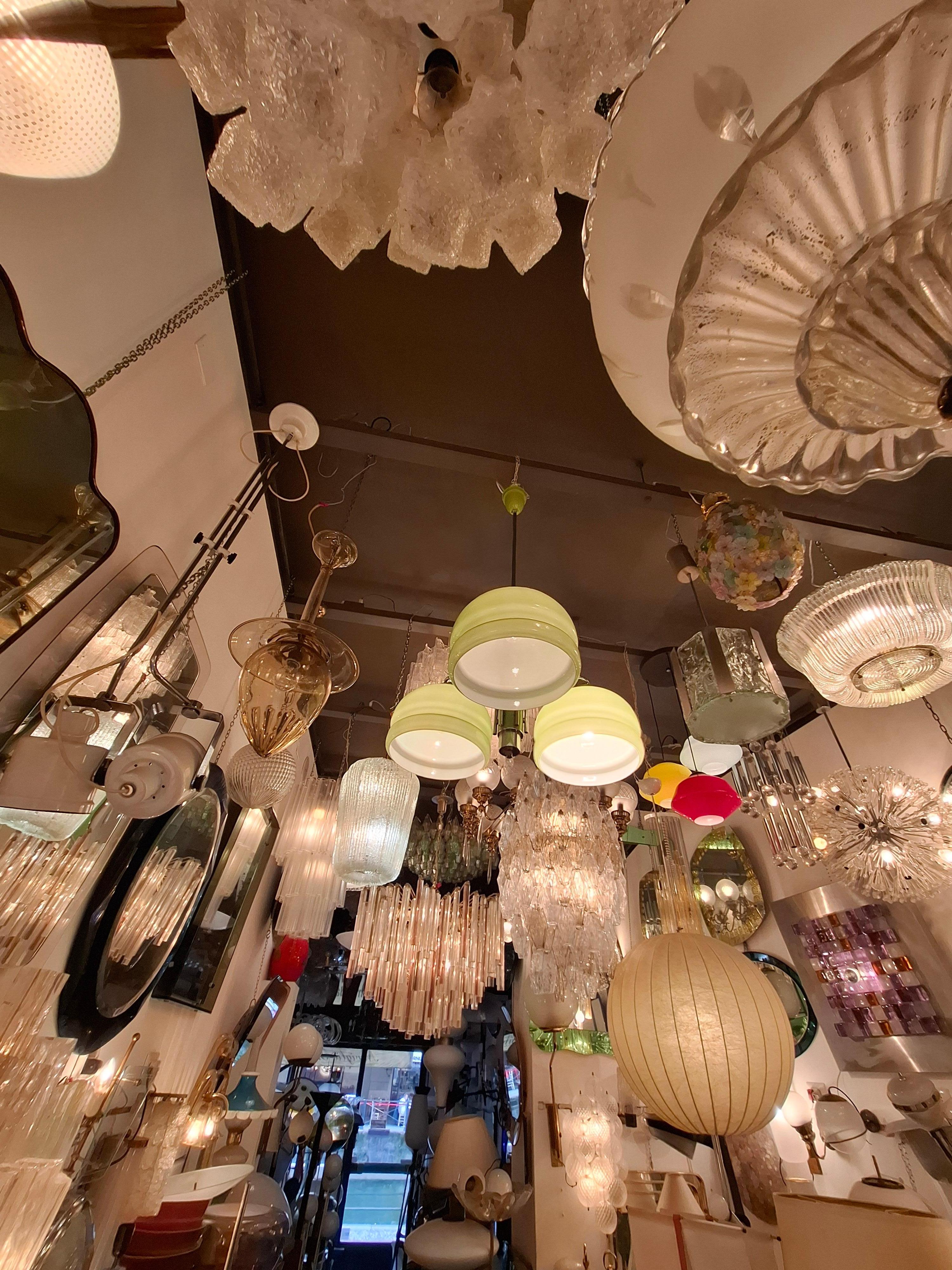 STILNOVO CHANDELIER N tre luci vetro incamiciato metallo Cromato 1960 Italien im Angebot 2