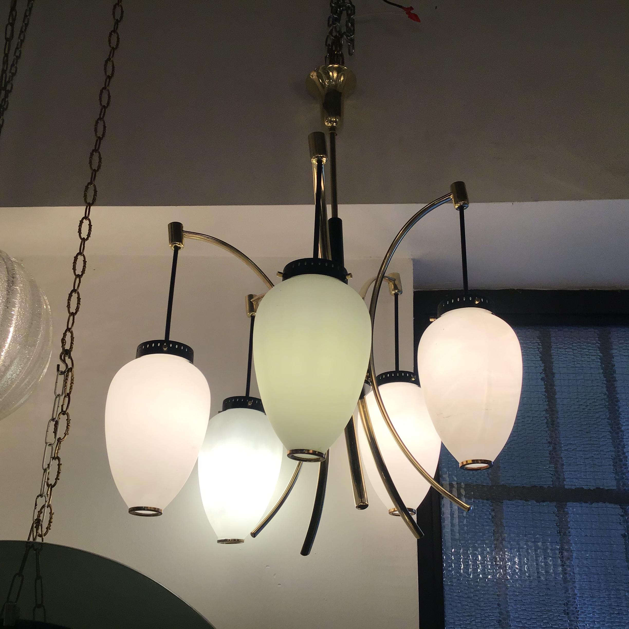 Stilnovo Chandelier Opaline Glass Brass Iron 1950 Italy  In Excellent Condition For Sale In Milano, IT