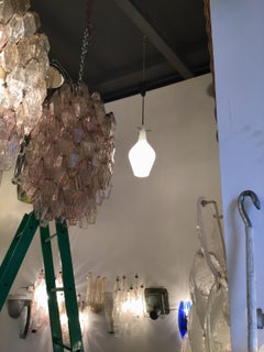 Stilnovo Lámpara de cristal opalino plexo de latón. 1950 Italia