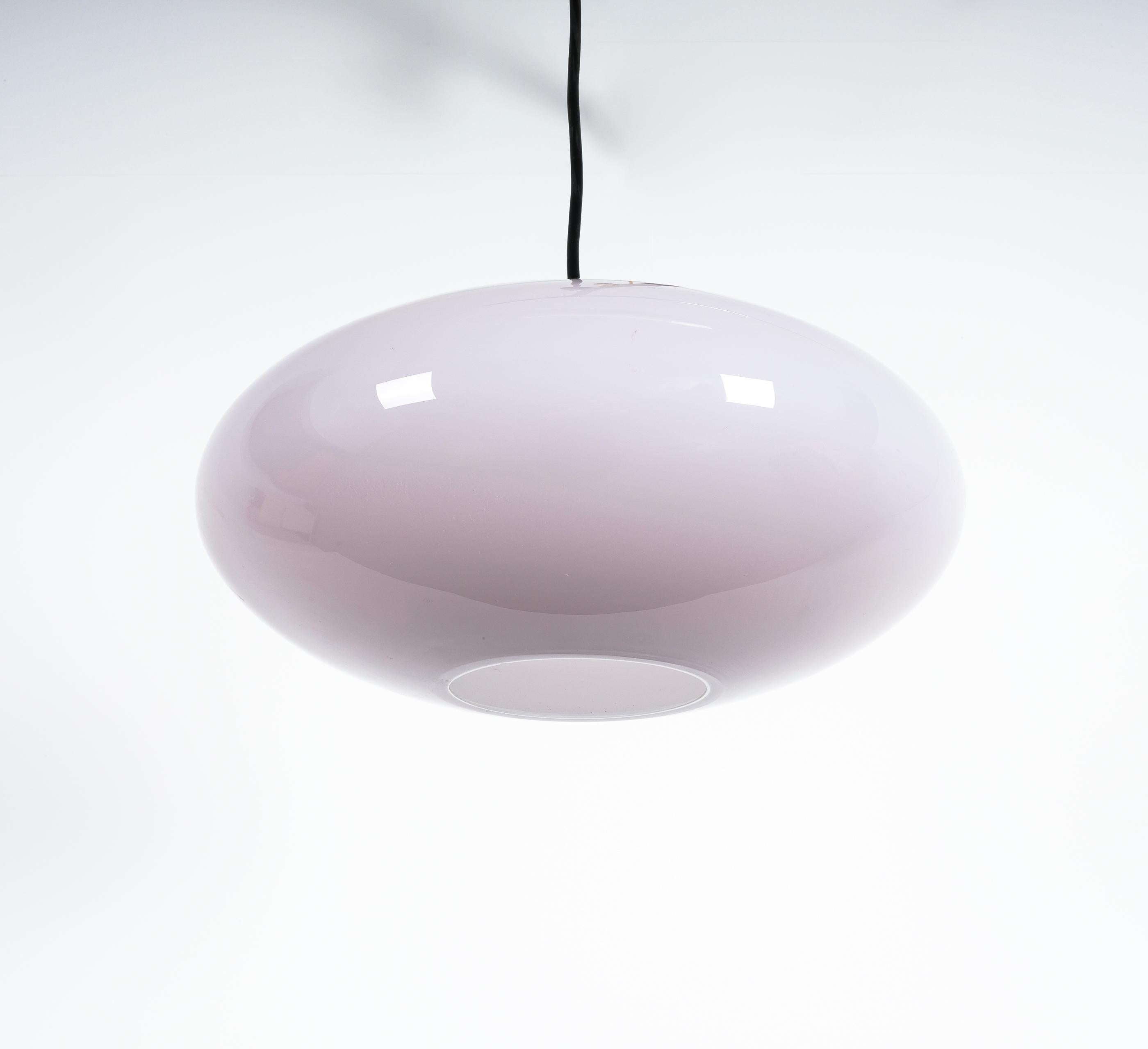 Stilnovo Color Glass Pendant Lamp Color Berry or Mauve, Midcentury, Italy For Sale 2