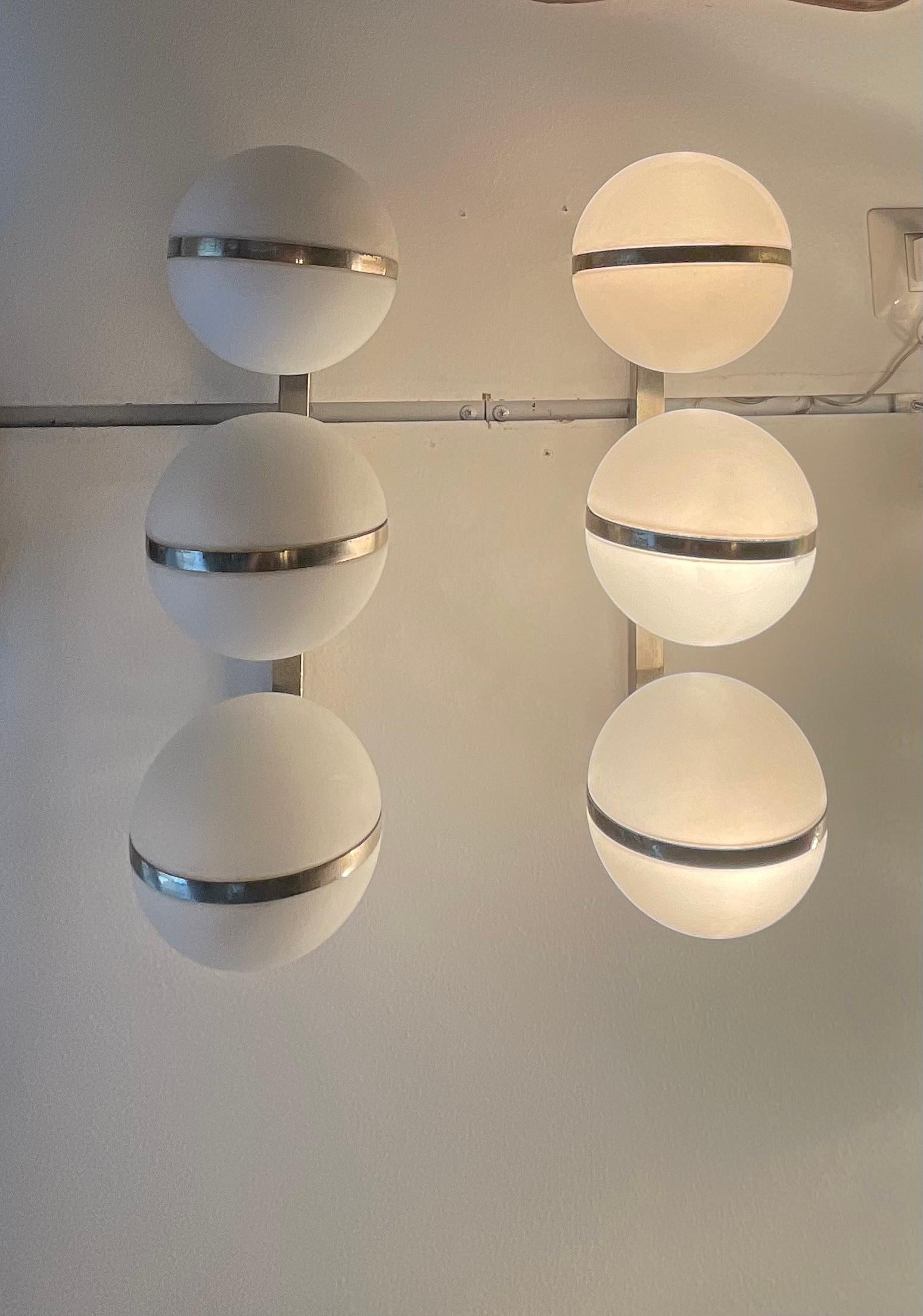 STILNOVO -Raro modello di appliques a 3 luci, di ottima qualità e in perfetto stato, originali degli anni 50. Made in ITALY.
