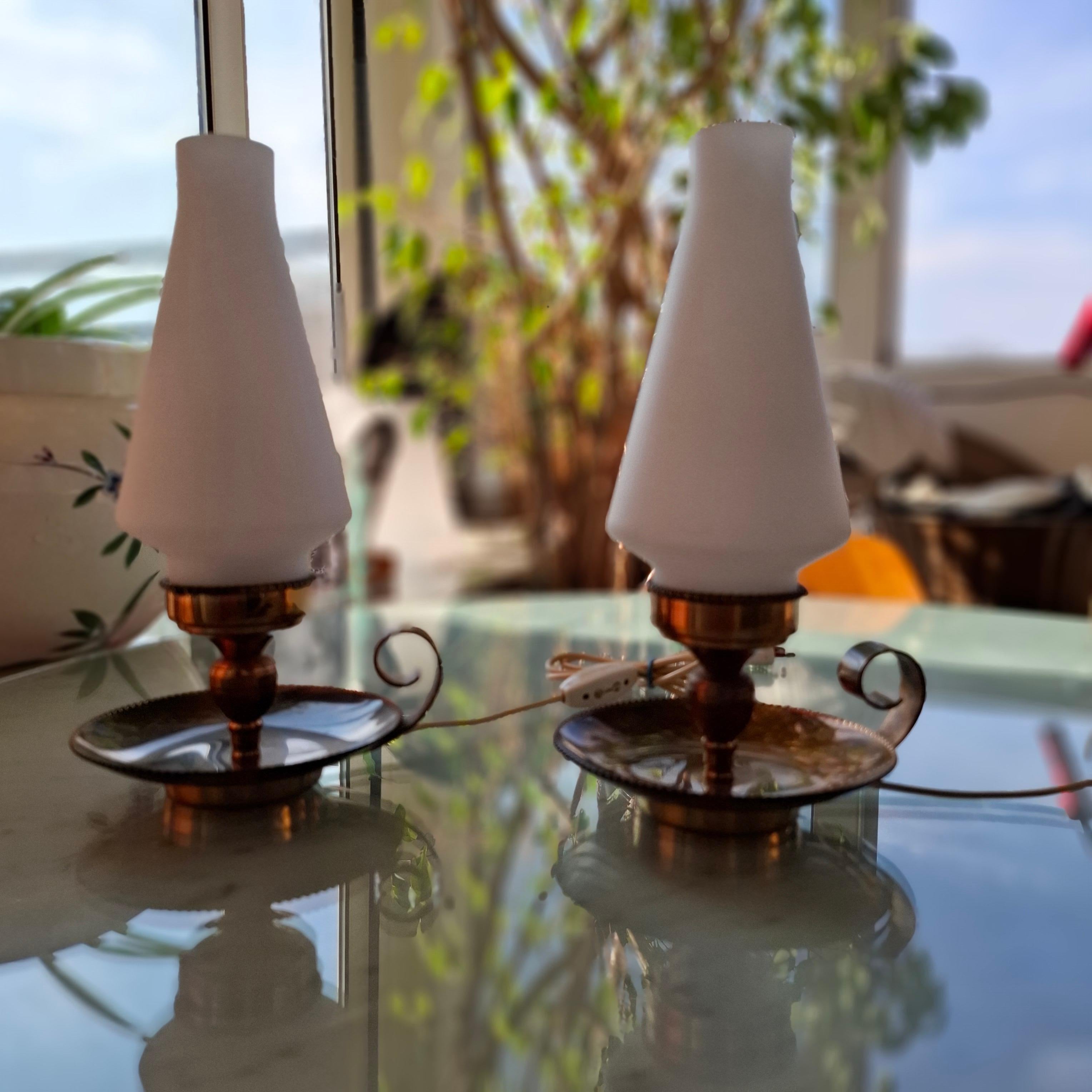 STILNOVO COPPIA LAMPADE DA TAVOLO FIRMATE OTTONE E VETRO OPALE 1950 ITALIA in vendita 5