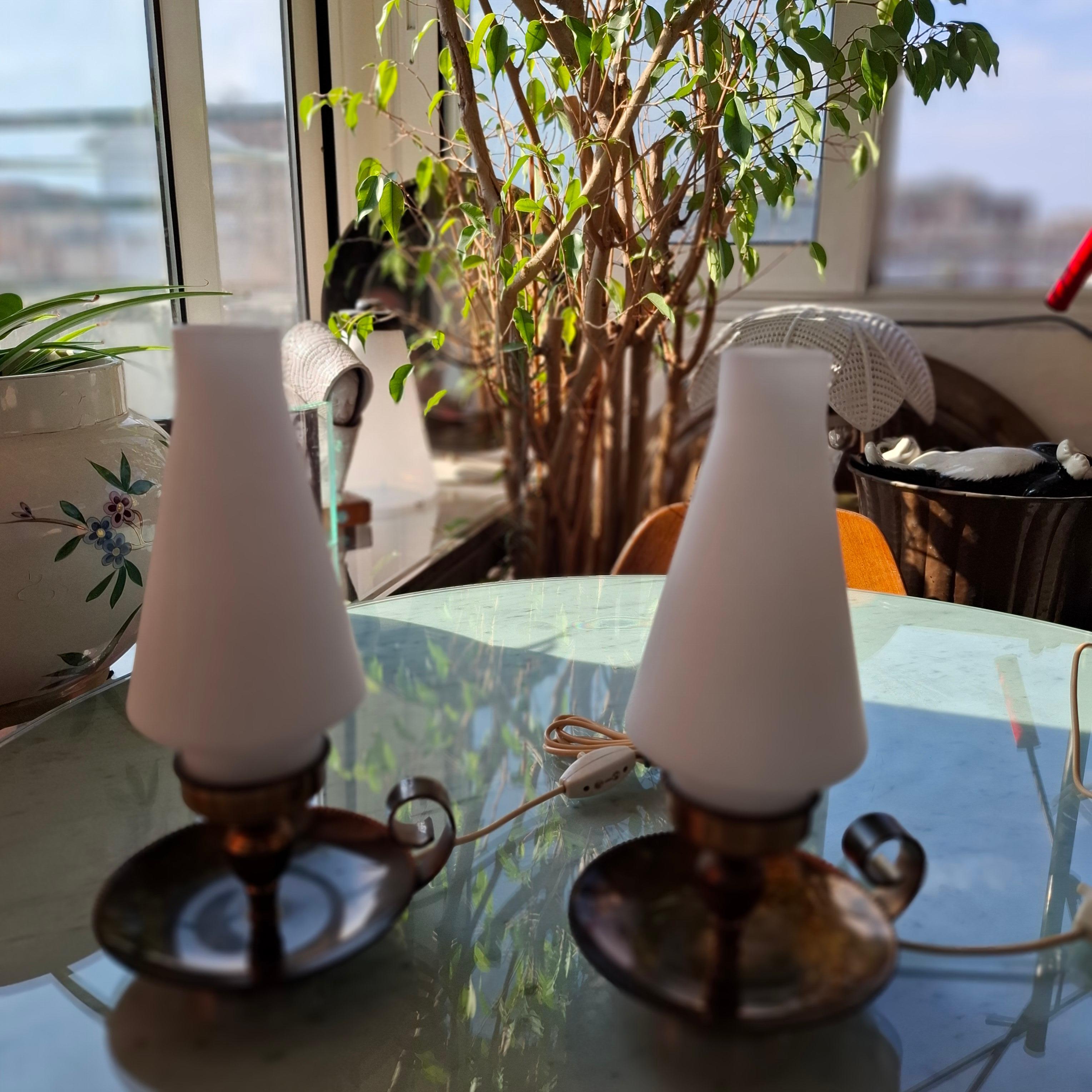 STILNOVO COPPIA LAMPADE DA TAVOLO FIRMATE OTTONE E VETRO OPALE 1950 ITALIA in vendita 6