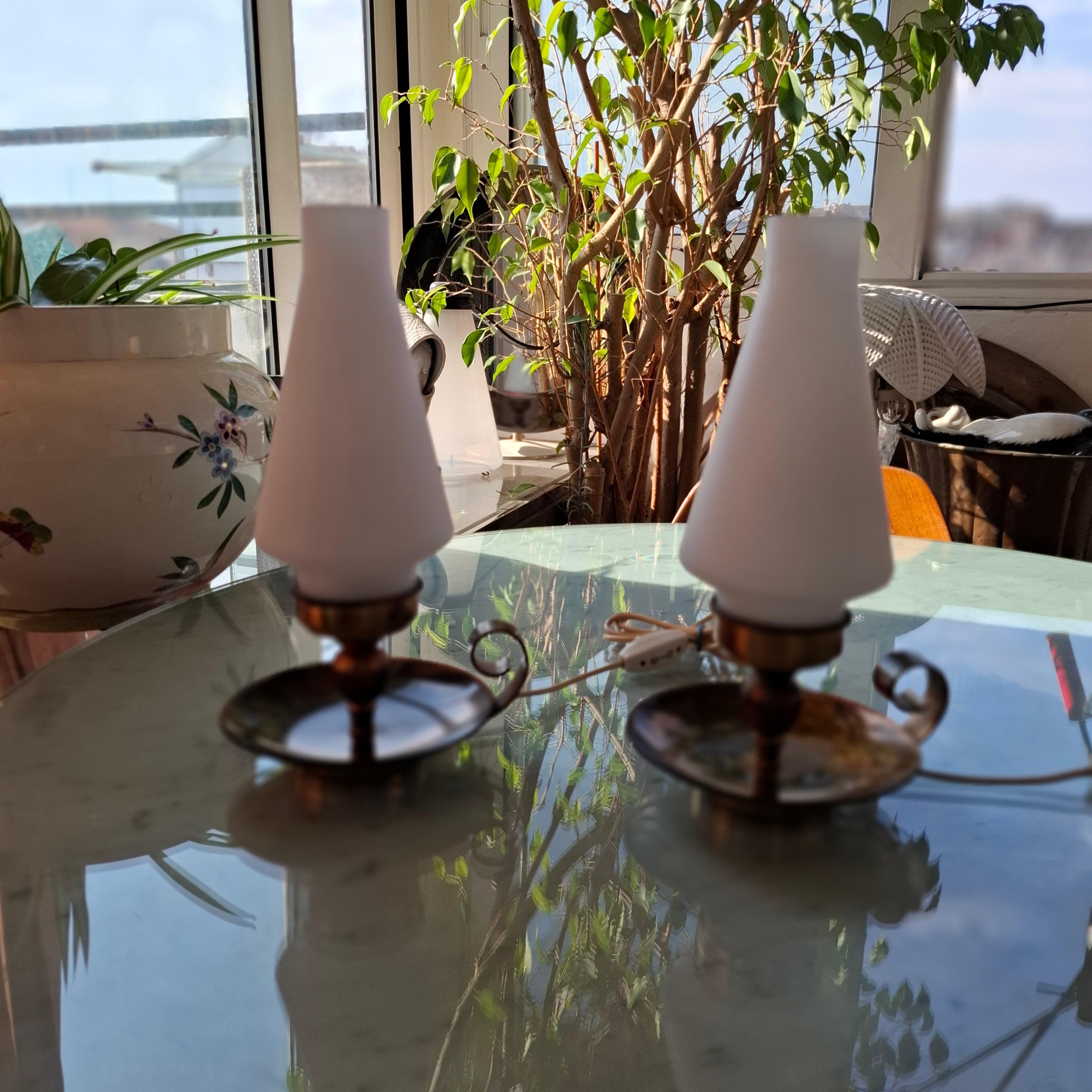 STILNOVO COPPIA LAMPADE DA TAVOLO FIRMATE OTTONE E VETRO OPALE 1950 ITALIA in vendita 9