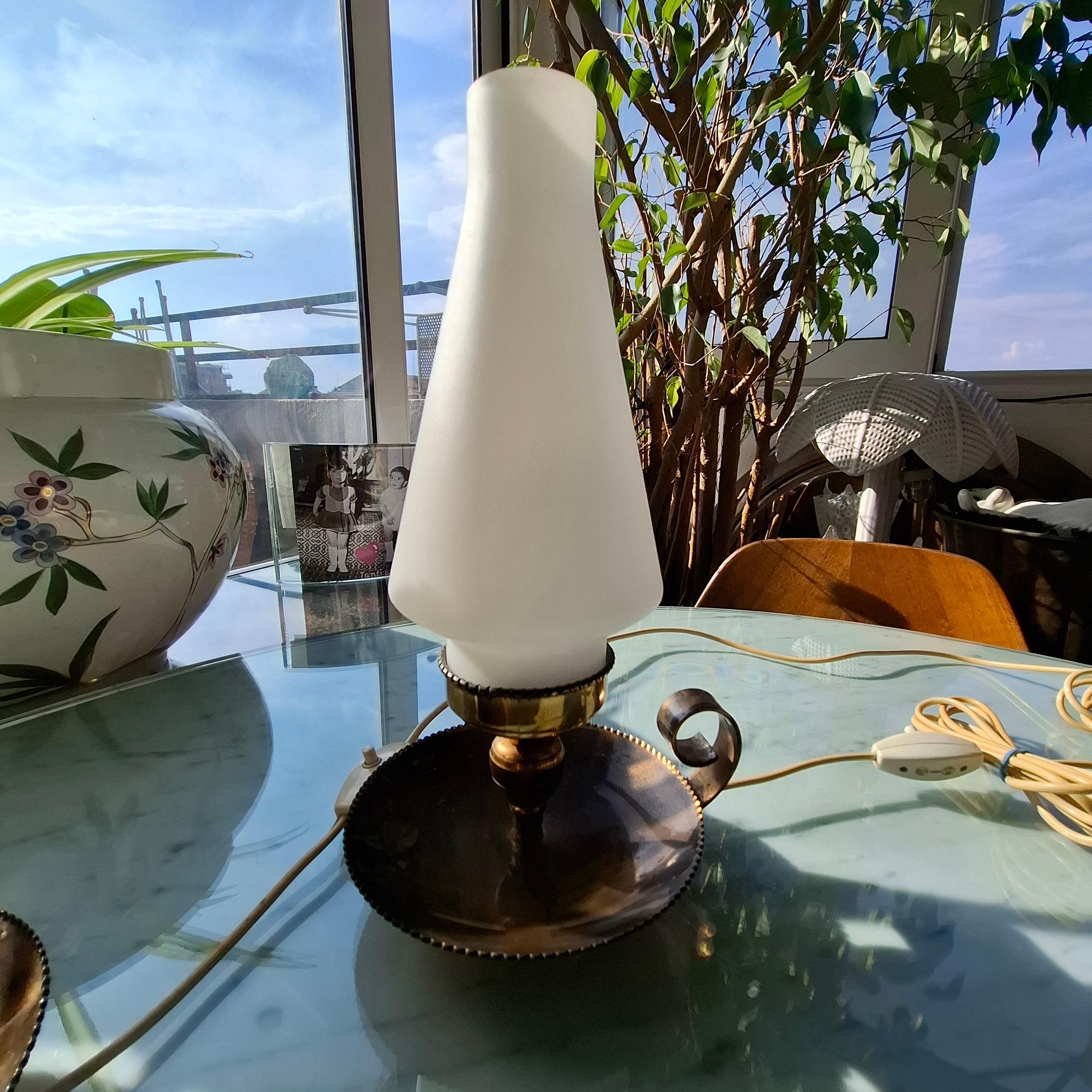 Altro STILNOVO COPPIA LAMPADE DA TAVOLO FIRMATE OTTONE E VETRO OPALE 1950 ITALIA in vendita