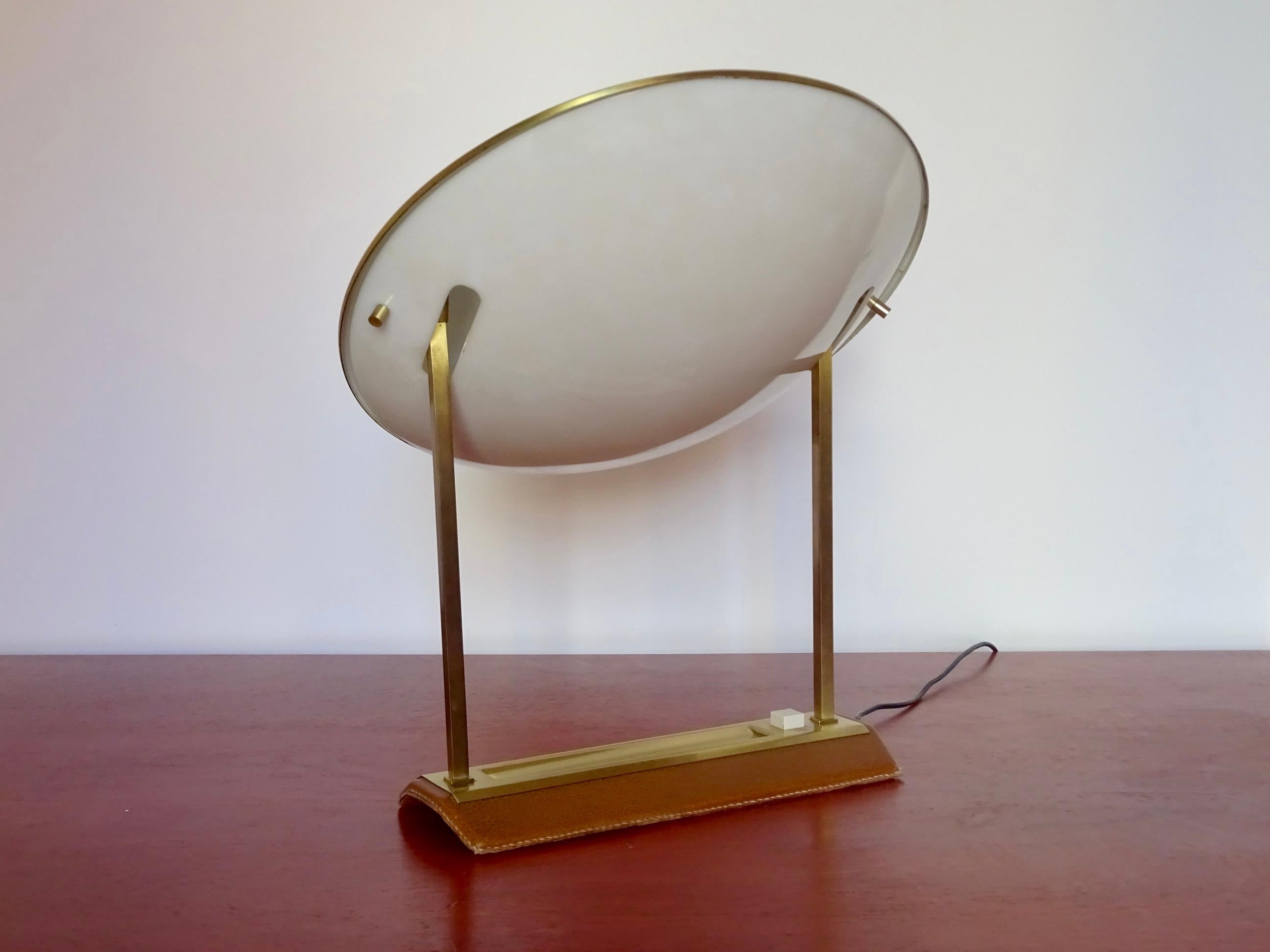 Mid-Century Modern Stilnovo Desk Lamp, Model 8050, Produced by Metalarte, 1960s For Sale