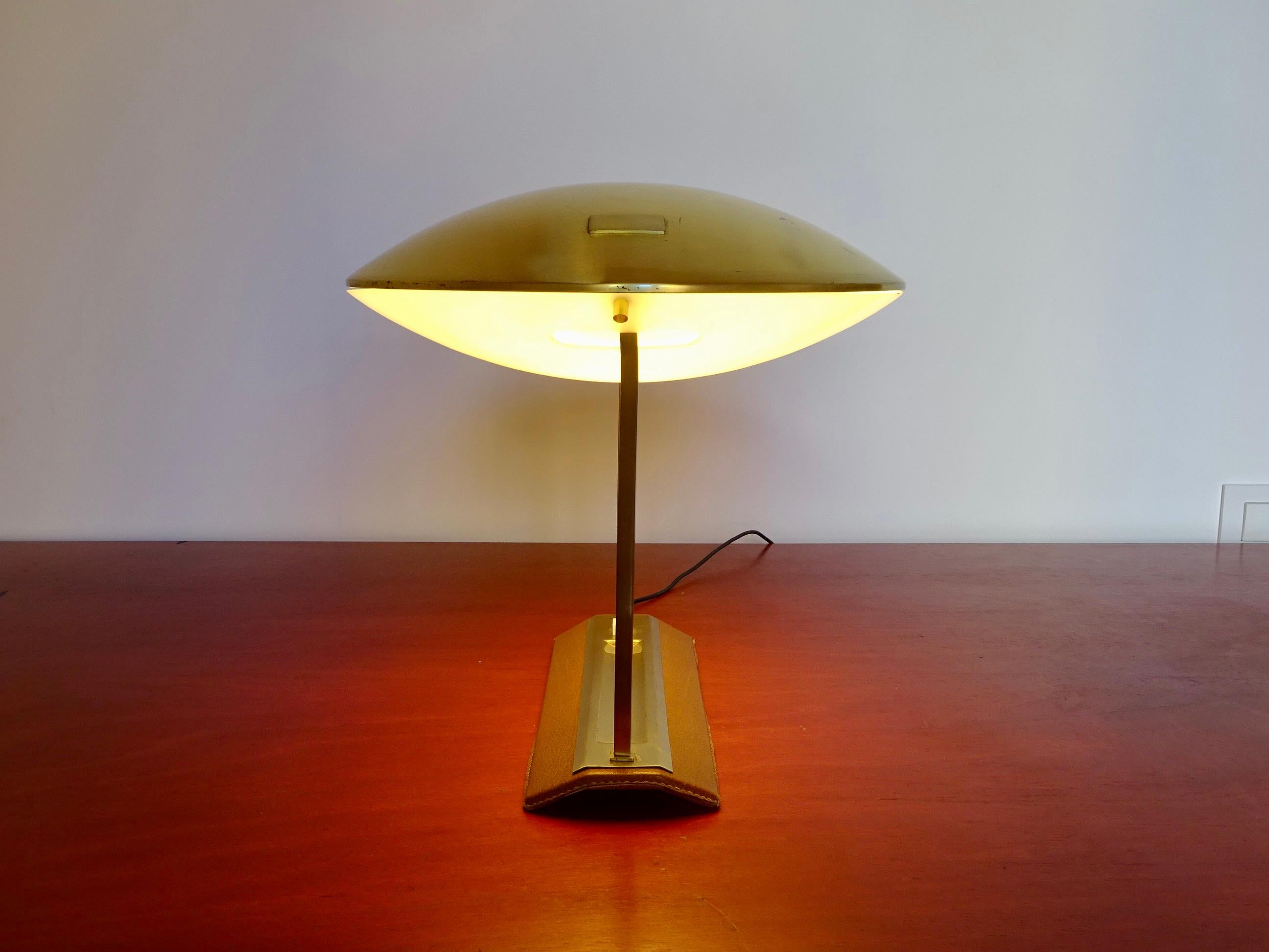 Lampe de bureau Stilnovo, modèle 8050, produite par Metalarte, années 1960. en vente 1