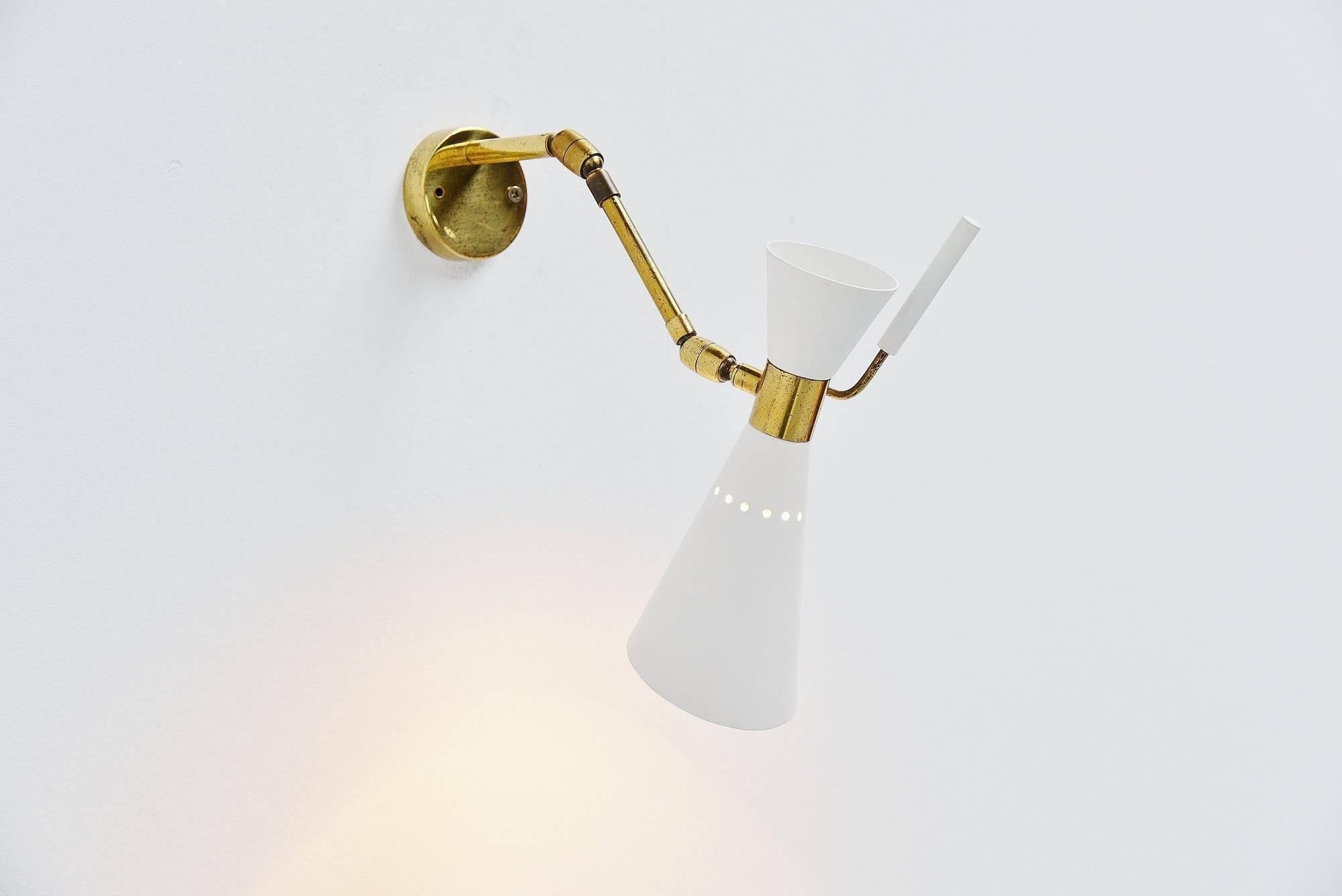 Pittura a freddo Lampada da parete Diabolo Attribuito Stilnovo Sconce regolabile, Italia, 1950 in vendita