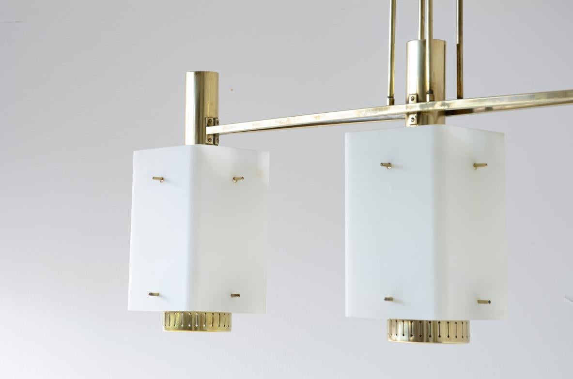 Stilnovo élégant lustre à trois lumières en laiton de Bruno Gatta Excellent état - En vente à Milano, IT