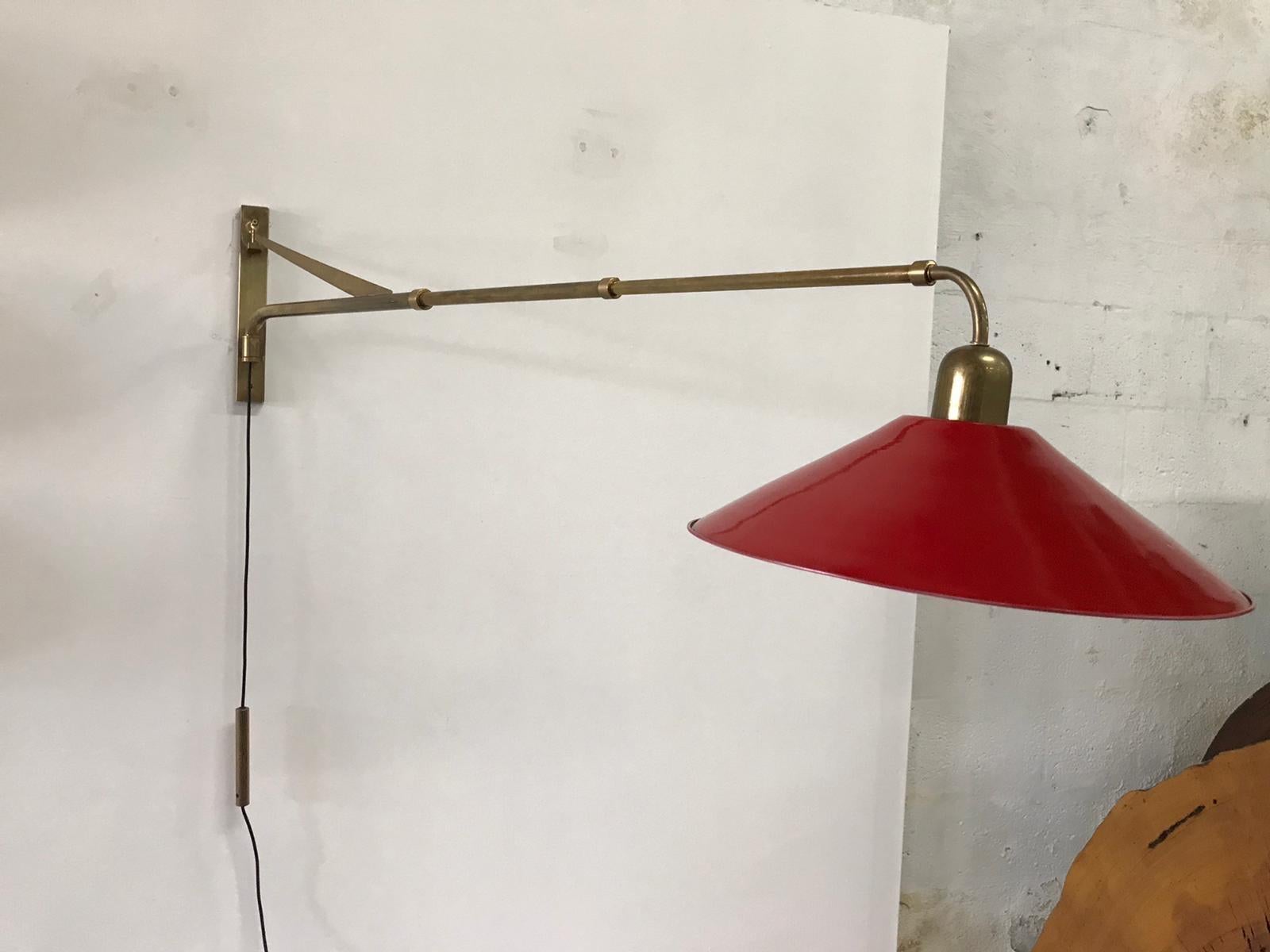 Mid-Century Modern Mid-Century Italian Extendable Counter-Weight Wall Lamp