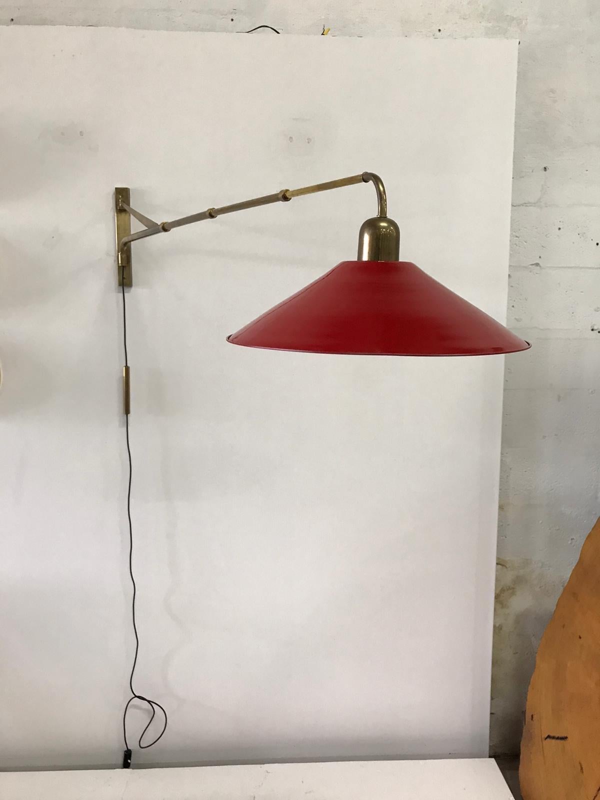 Mid-20th Century Mid-Century Italian Extendable Counter-Weight Wall Lamp