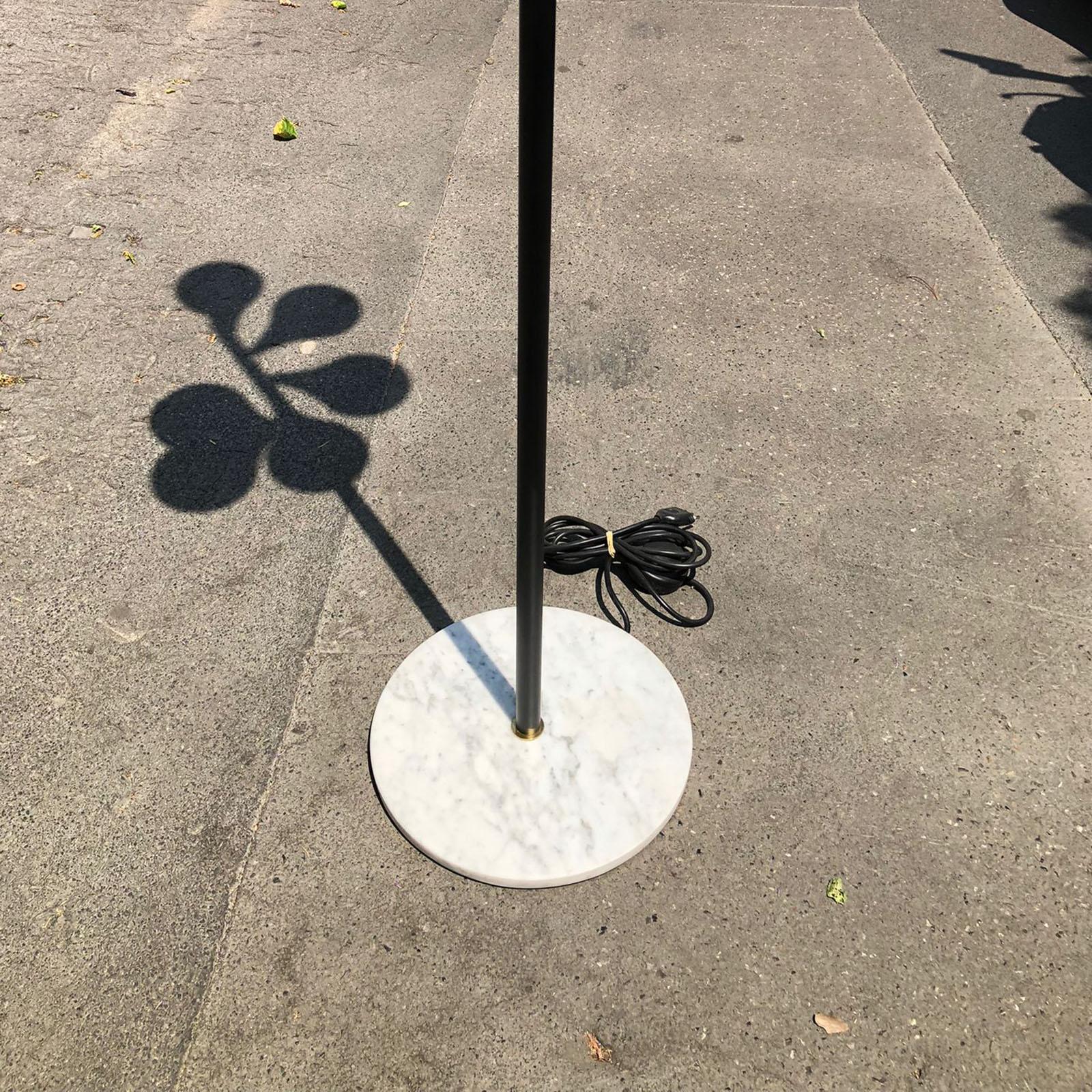 Stilnovo Lámpara de Pie 6 Luces Marbre Hierro Latón Vidrio Opalino Lámpara de Pie Italiana Italiano en venta