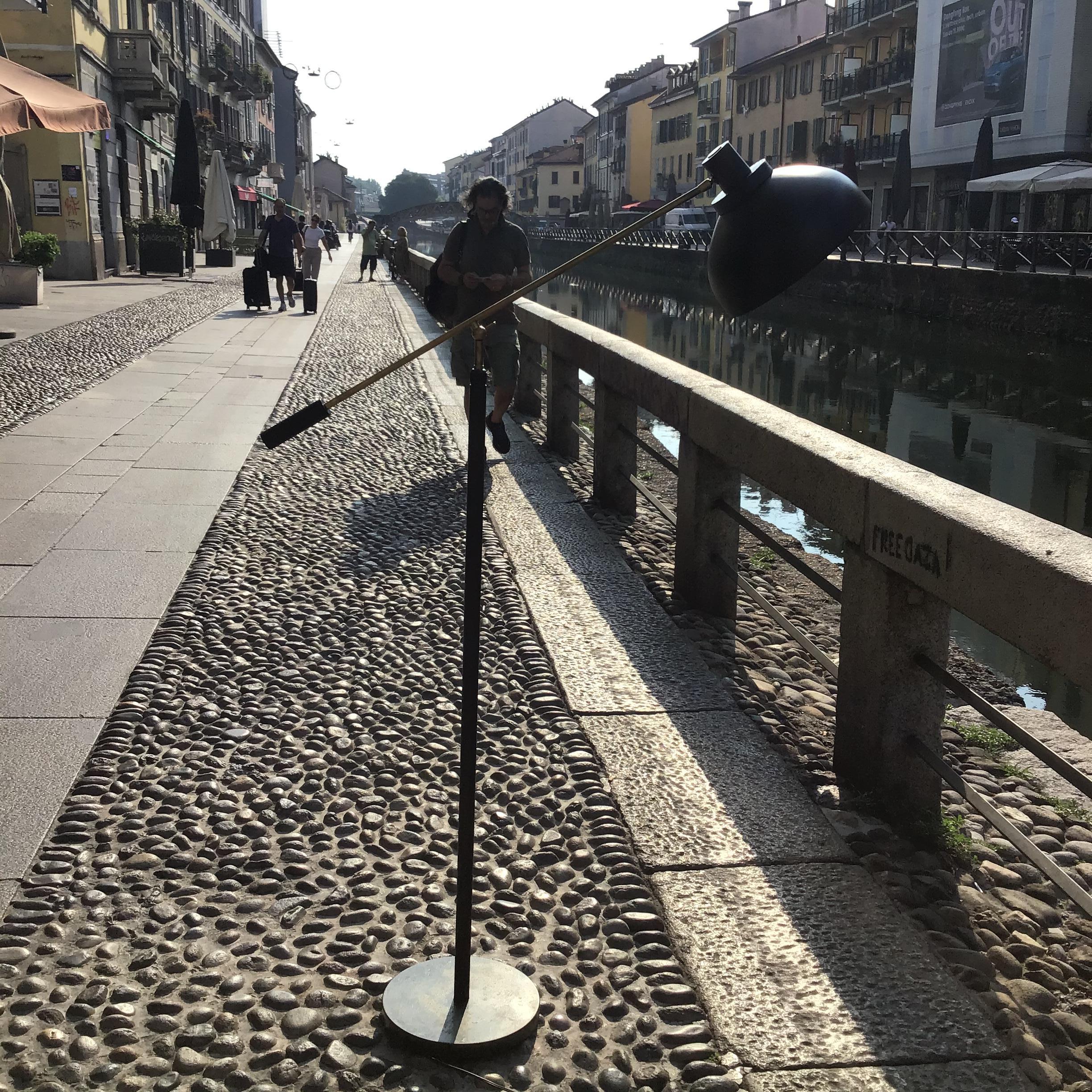 Italiano Lampada da terra Stilnovo regolabile Marbre Ottone Metallo 1950 Italia in vendita