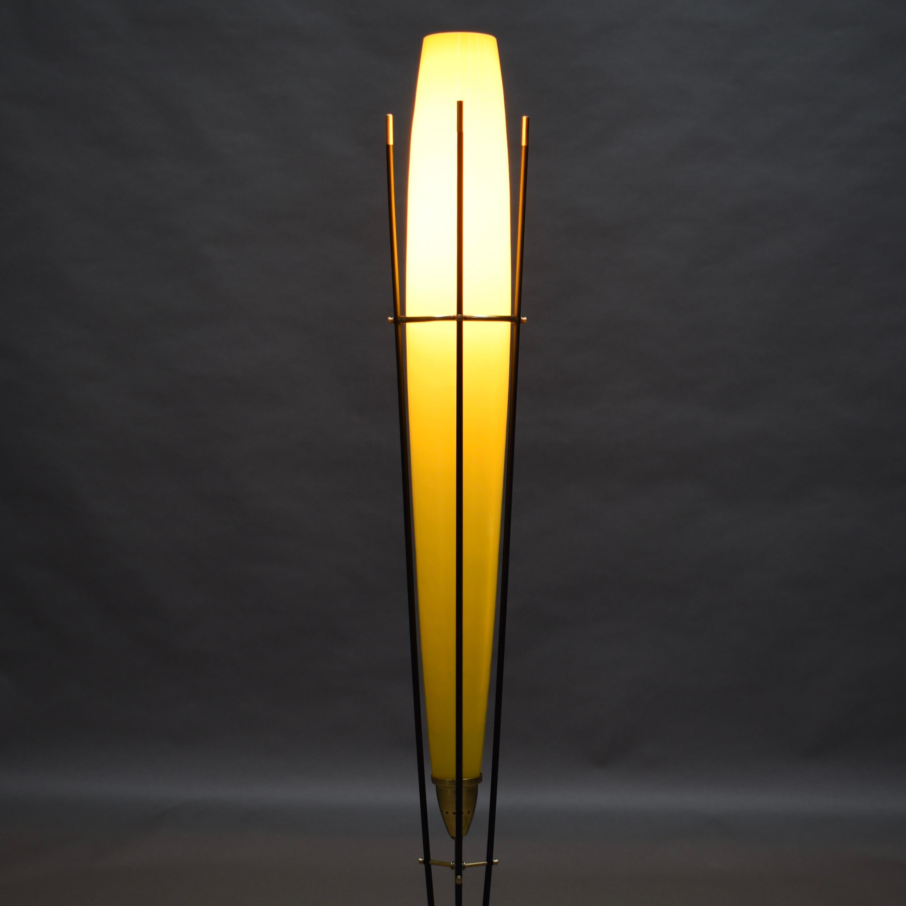 Mid-Century Modern Alessandro Pianon for Vistosi Floor Lamp in Yellow Glass and Brass