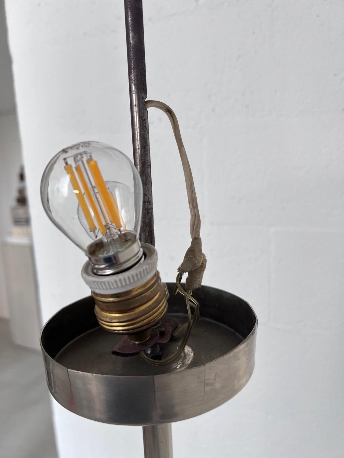 Lampada da terra Stilnovo in metallo, marmo e vetro opalino, anni '50 Raro Decorativo in vendita 4