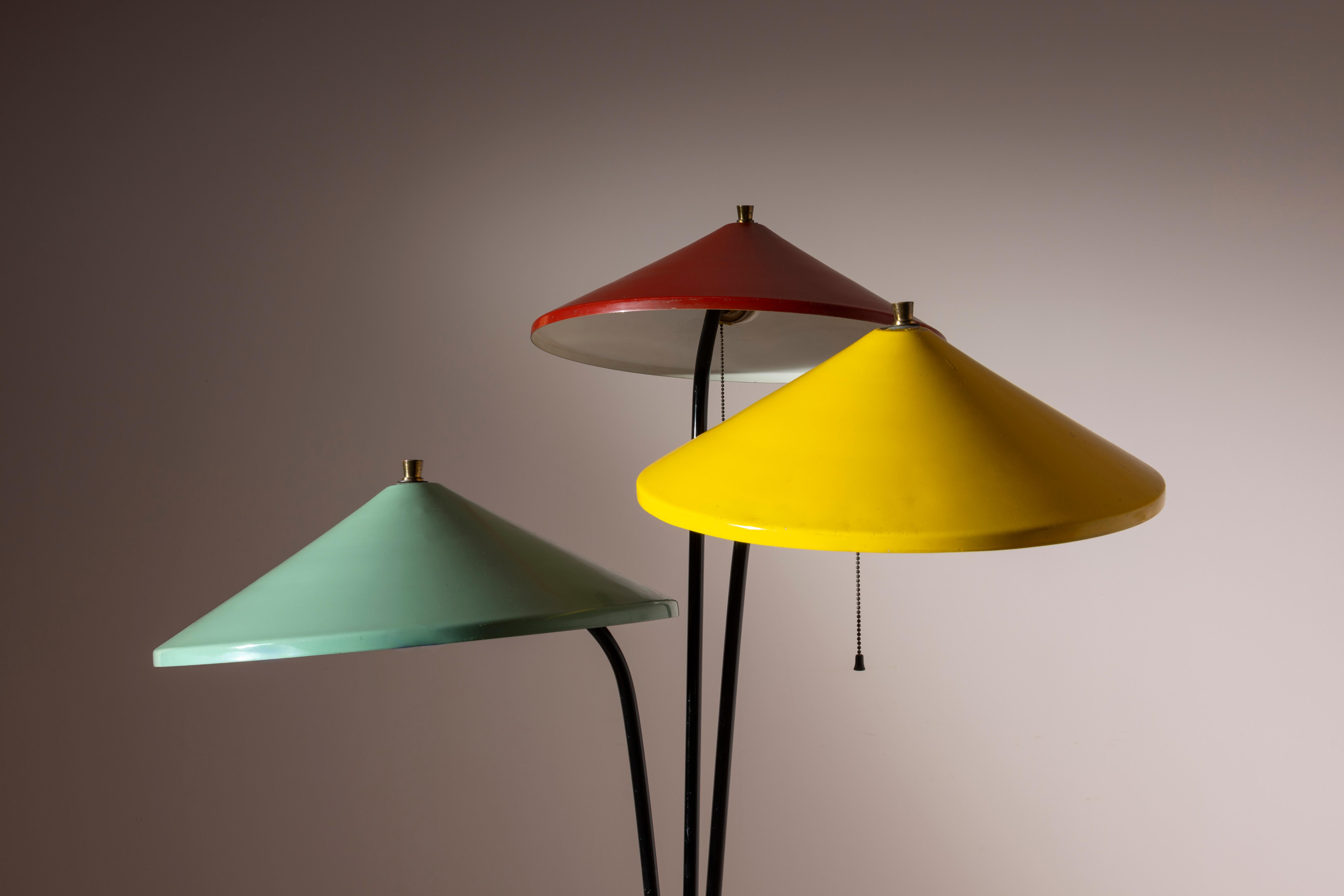 Stilnovo floor lamp in metal with colored lampshades, Italy, 1950s For Sale 2