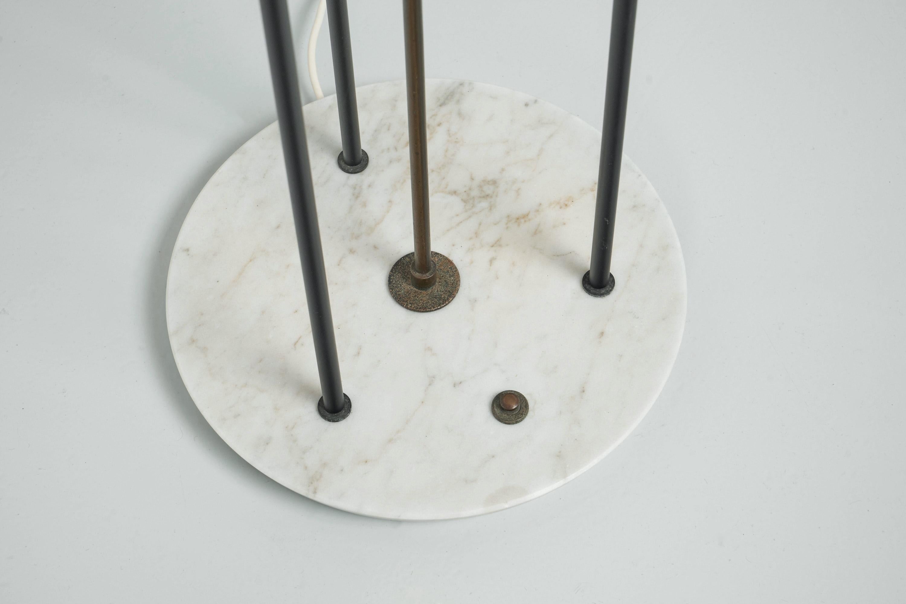 Stilnovo-Stehleuchte aus rotem Perspex, Italien, 1955 3
