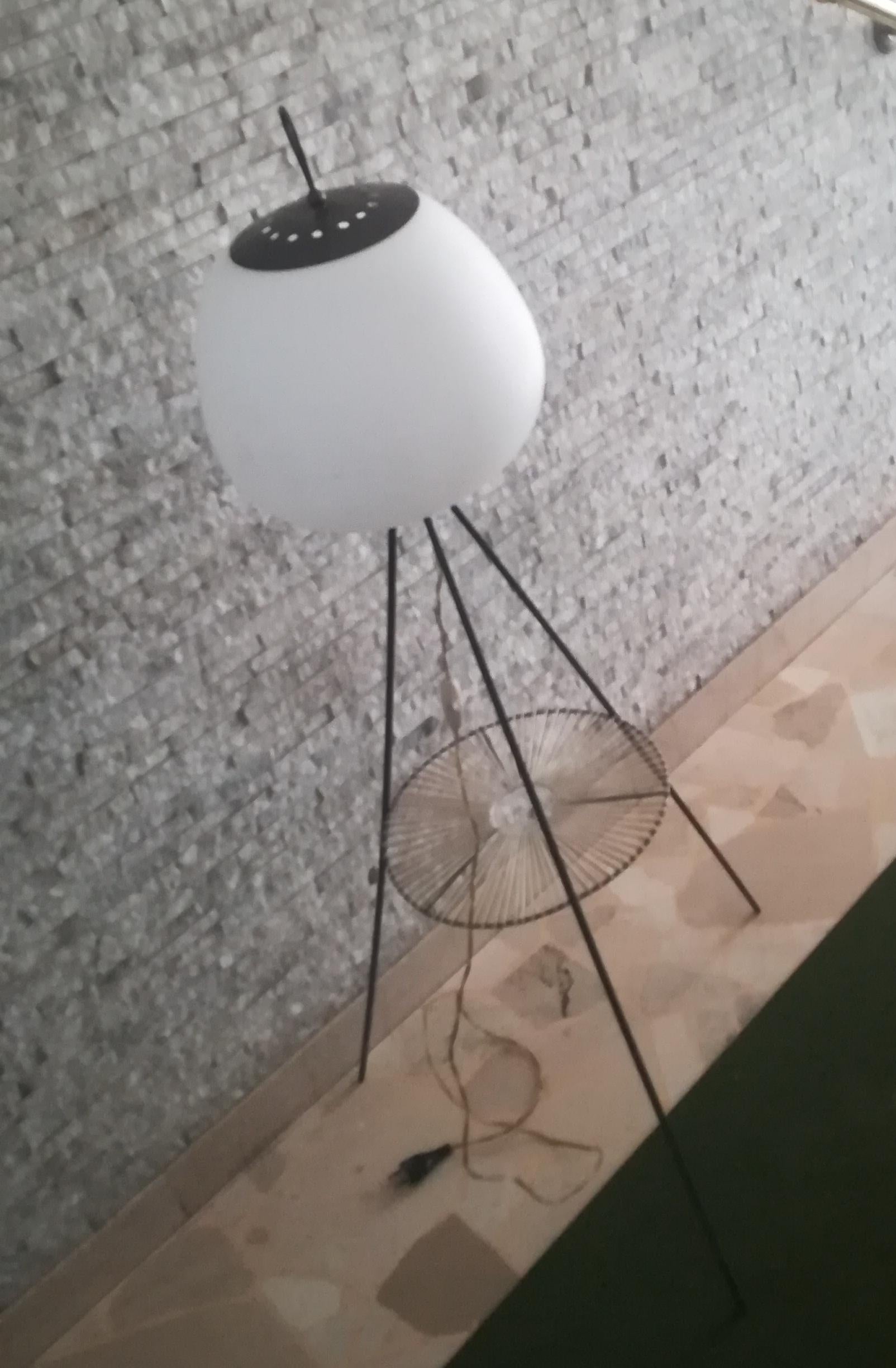 Stilnovo Floor Lamp Iron Brass White Opal Glass 1955 Italia In Good Condition In Milano, IT