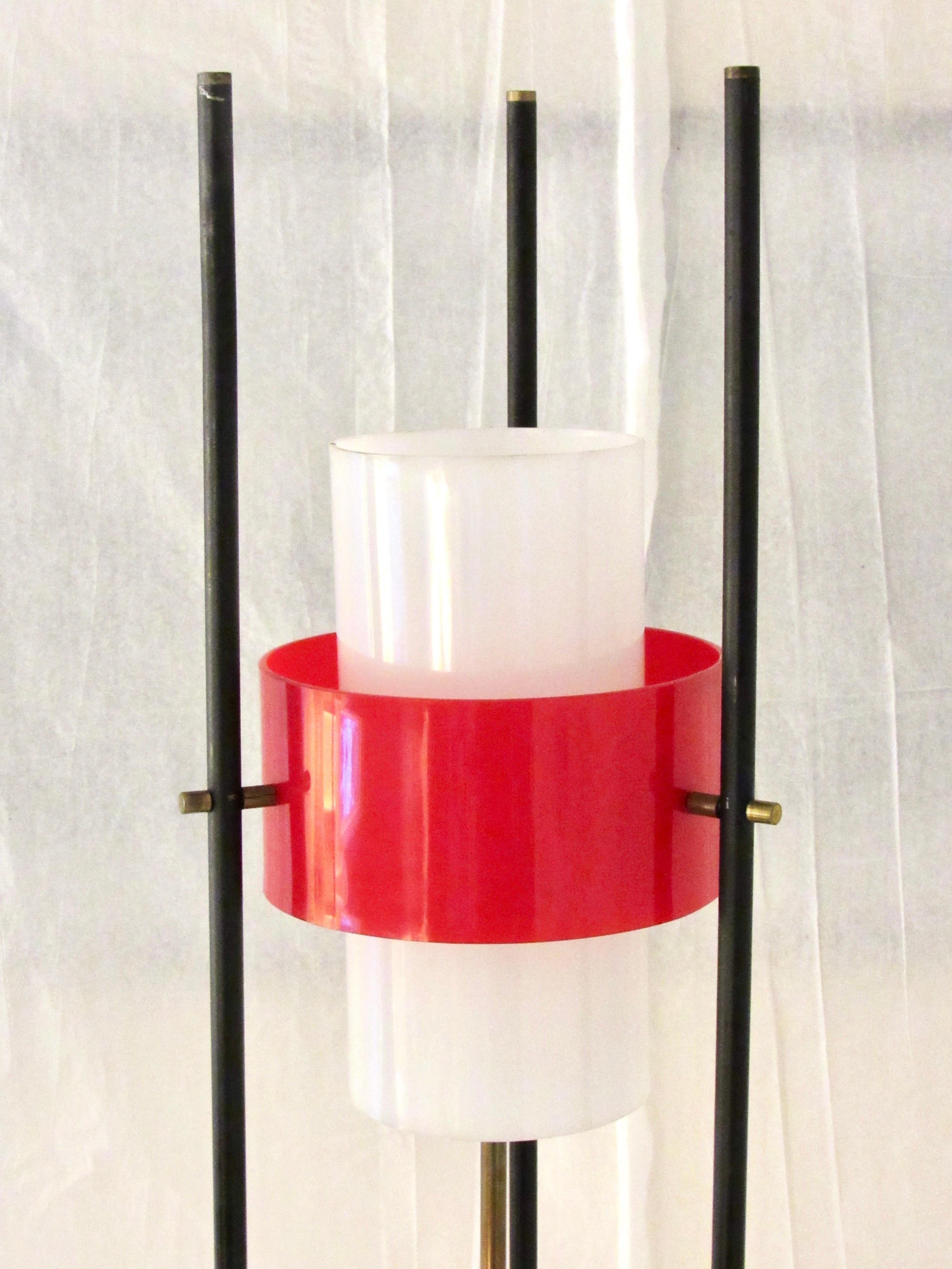 Mid-20th Century Stilnovo Floor Lamp Red and White Acrylic / Plexi and Marble, Italy, 1960 For Sale