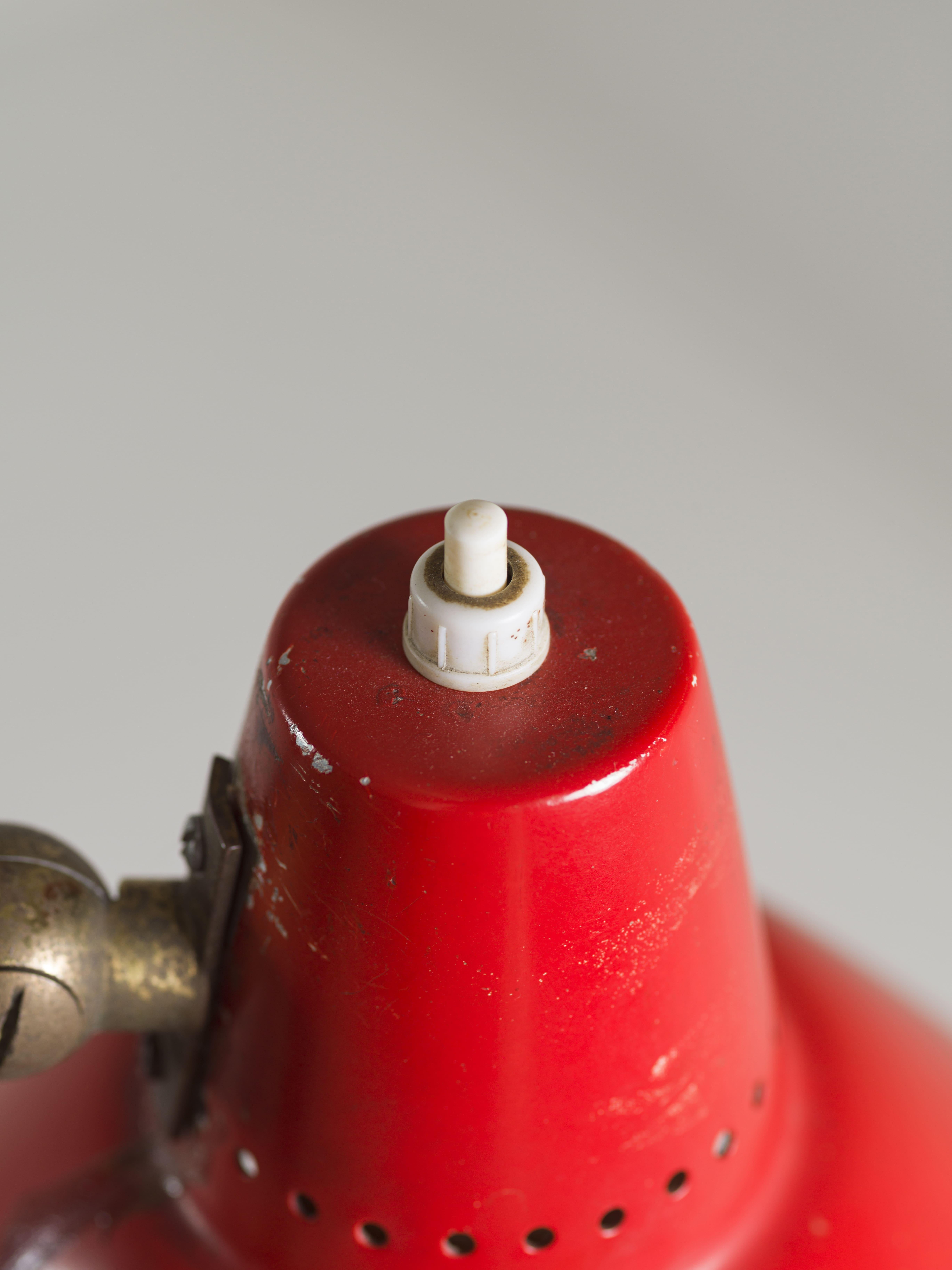 Lampadaire Stilnovo, abat-jour en métal blanc et rouge et marbre laiton, Italie, 1955 en vente 3