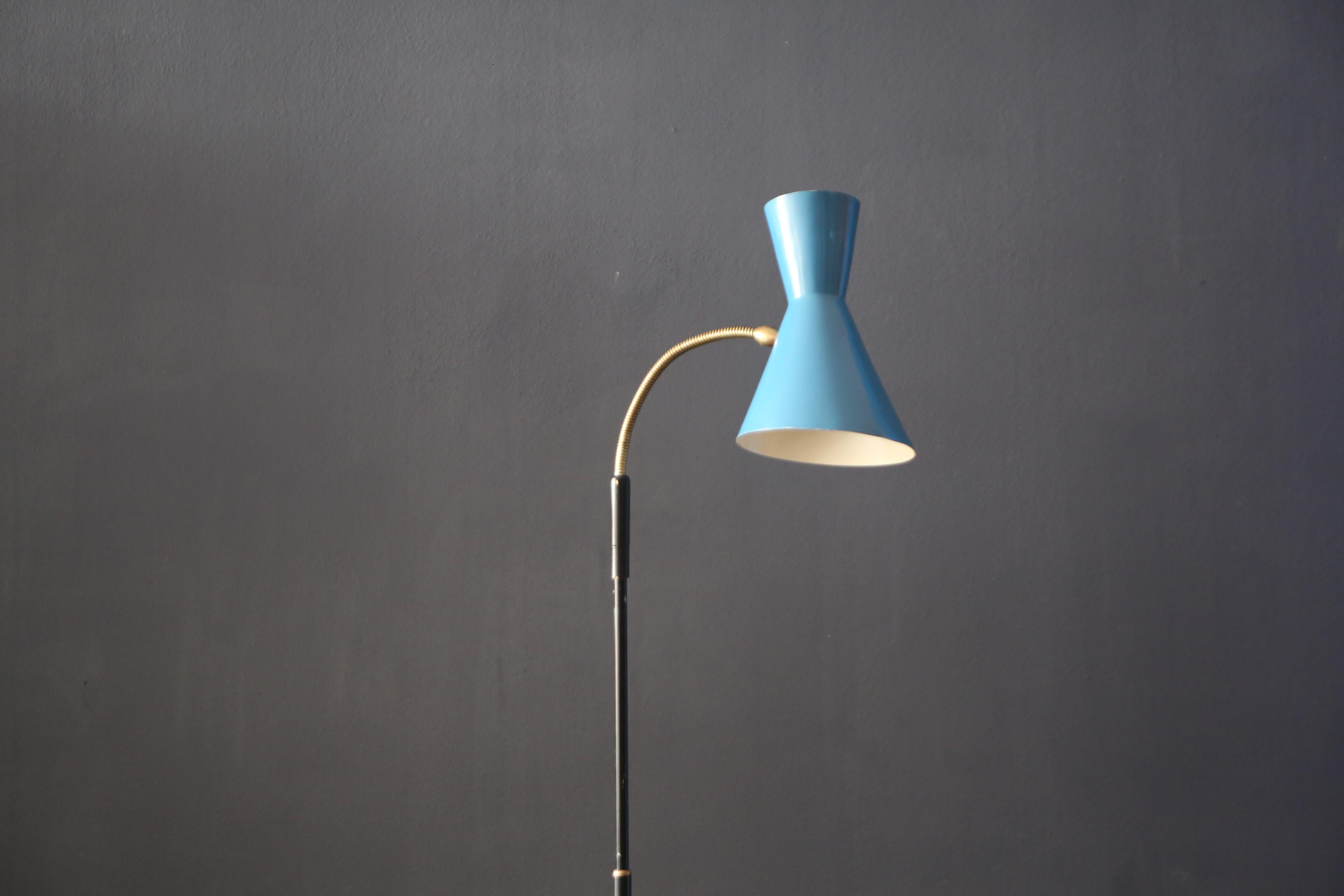 Stilnovo floor lamp with adjustable arm and marble base  mid-century. In Good Condition For Sale In Vigevano, PV
