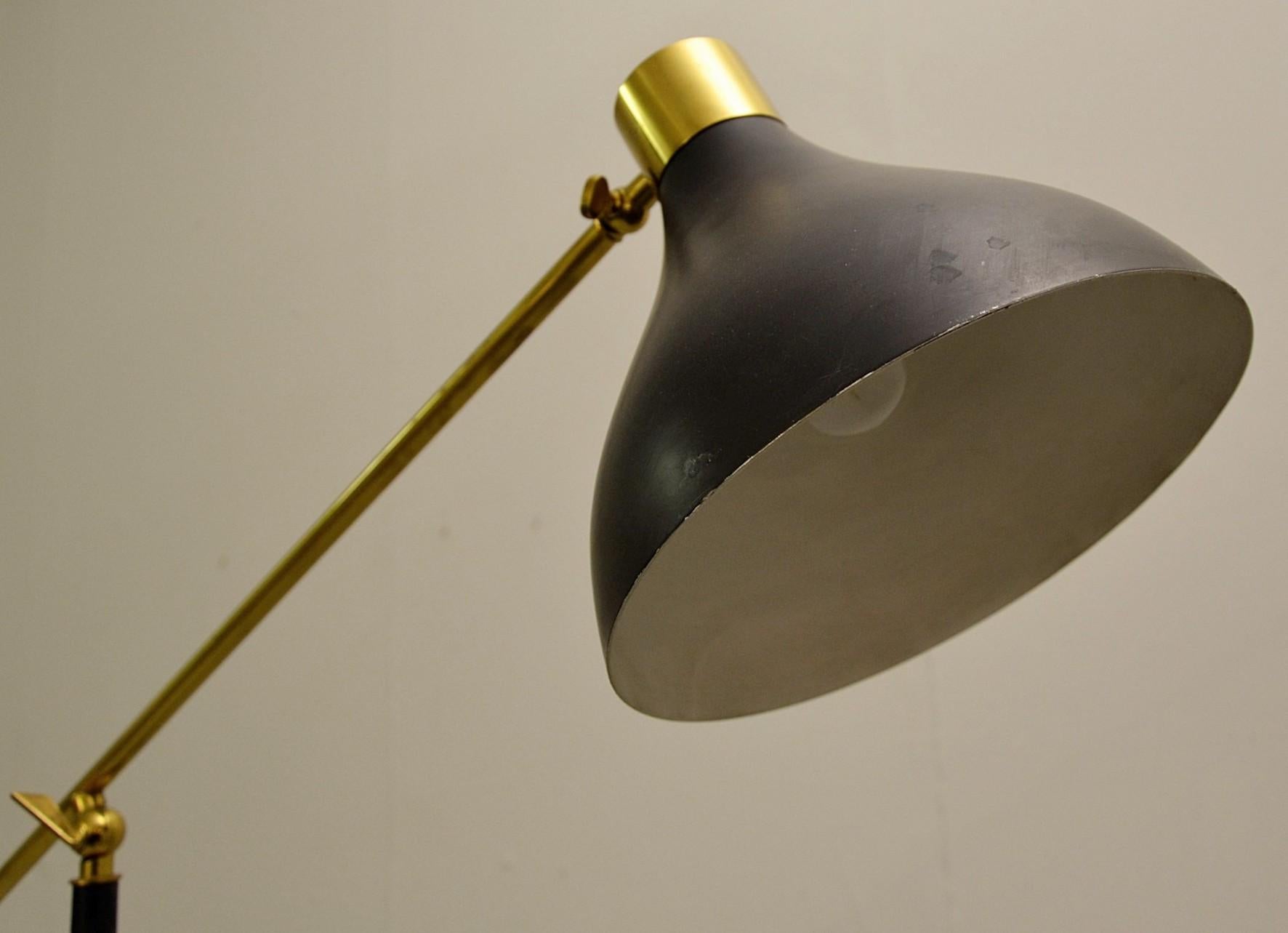 Stilnovo Floor Lamp With Marble Base and Brass Arm, 1950s For Sale 3