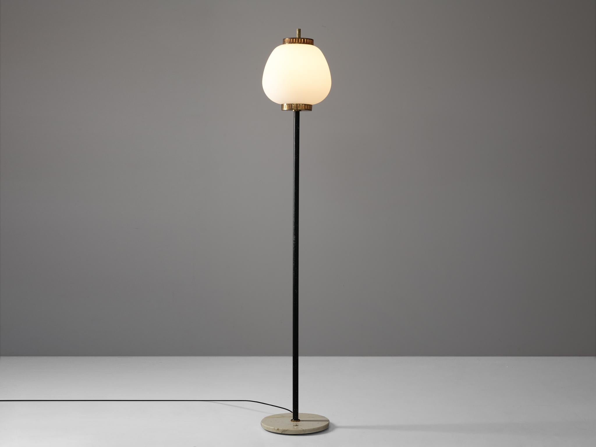 Stilnovo, floor lamp, marble, lacquered metal, polished brass, opaline glass, Italy, 1950s

Stunning floor lamp manufactured by Stilnovo Italy in the 1950s. This light displays a straight black lacquered metal rod, gorgeous brass detailing and an