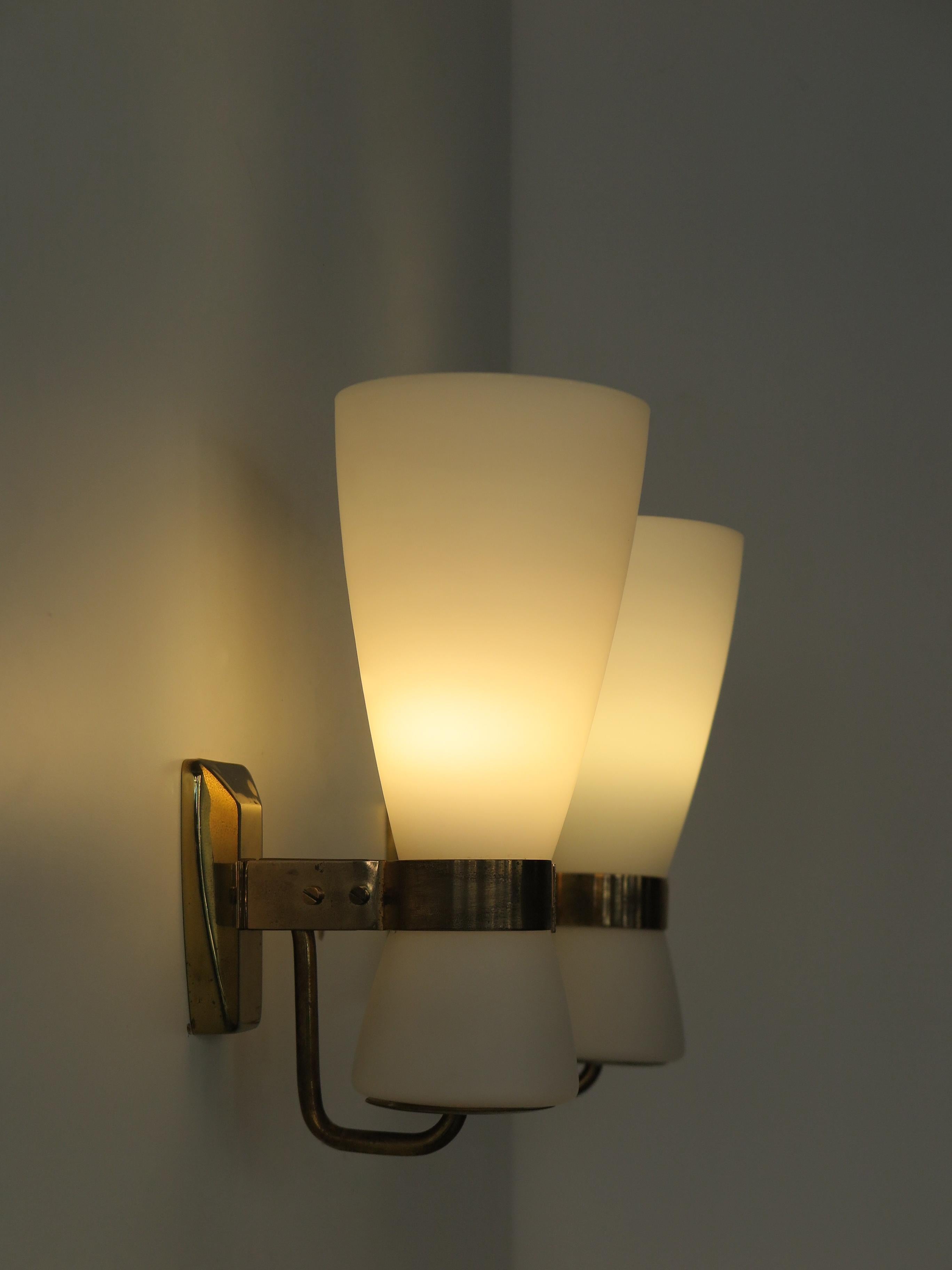 Mid-Century Modern Stilnovo Italian Brass Glass Midcentury Sconces Wall Lights 1950s For Sale