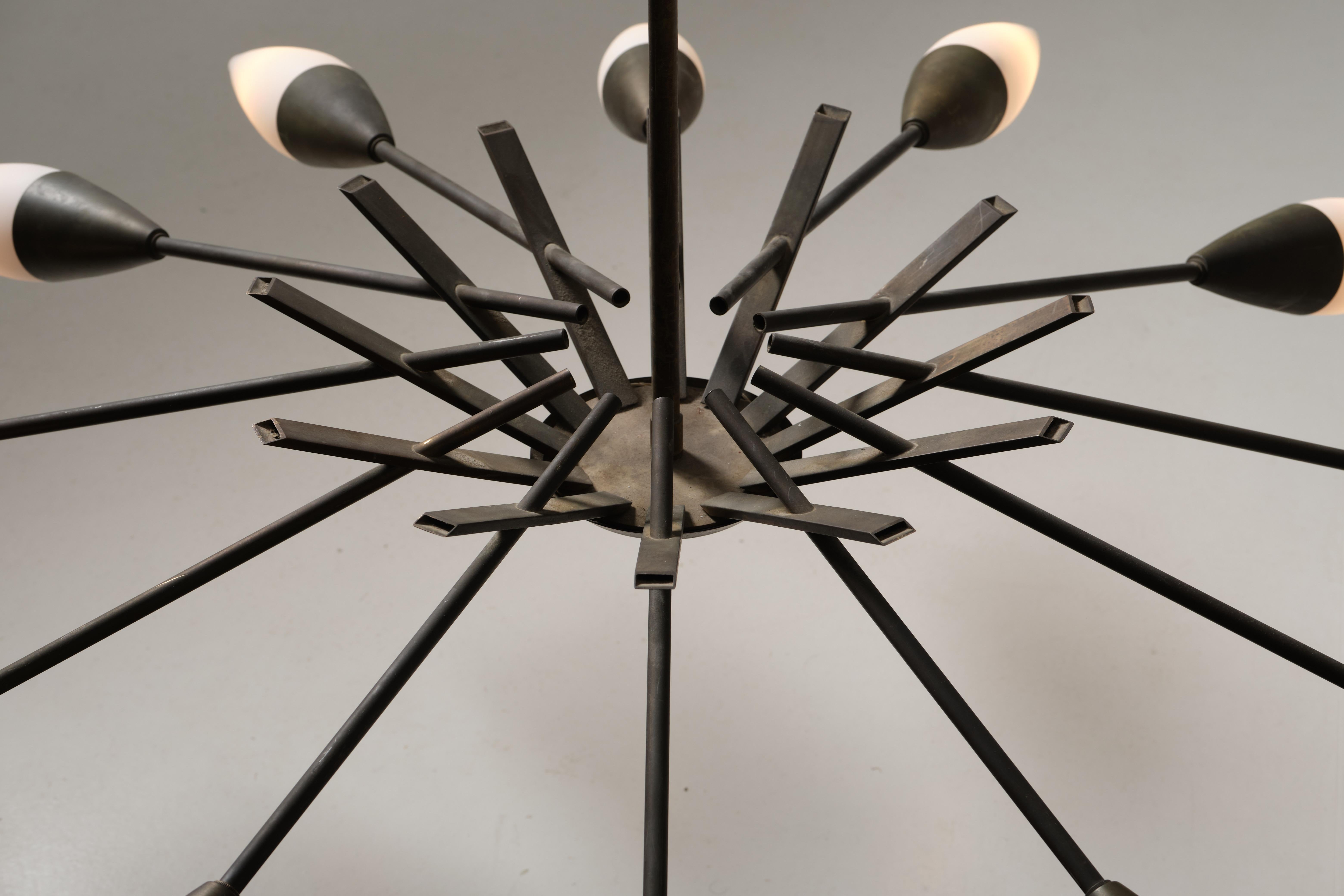 Mid-20th Century Stilnovo, Italian design - Metal and glass suspension lamp with 12 light - 1960s