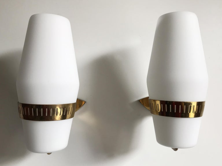 Mid-20th Century Stilnovo Italian Glass and Brass White Sconces Wall Lamps 1950s For Sale