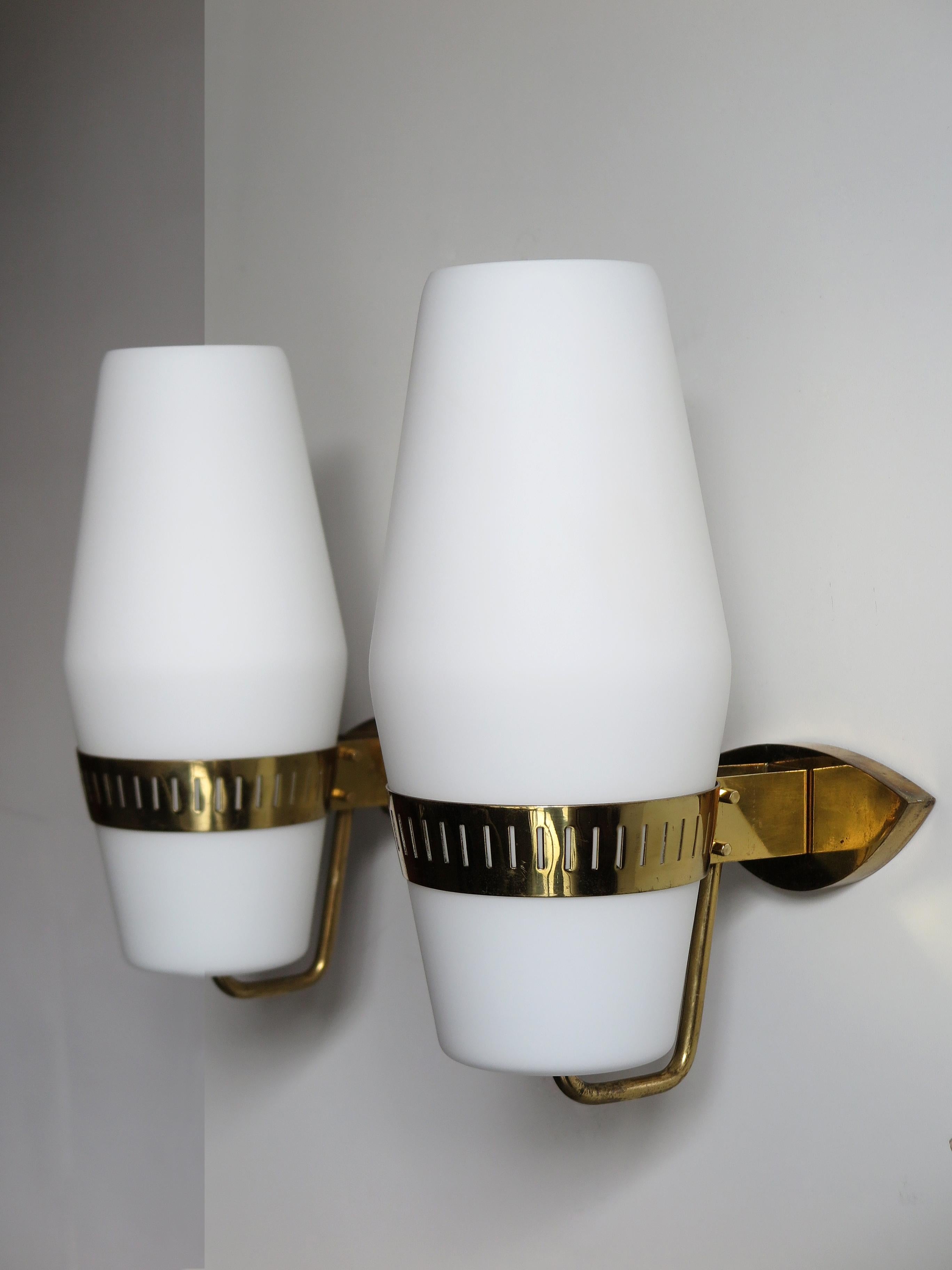 Stilnovo Italian Glass and Brass White Sconces Wall Lamps 1950s For Sale 1