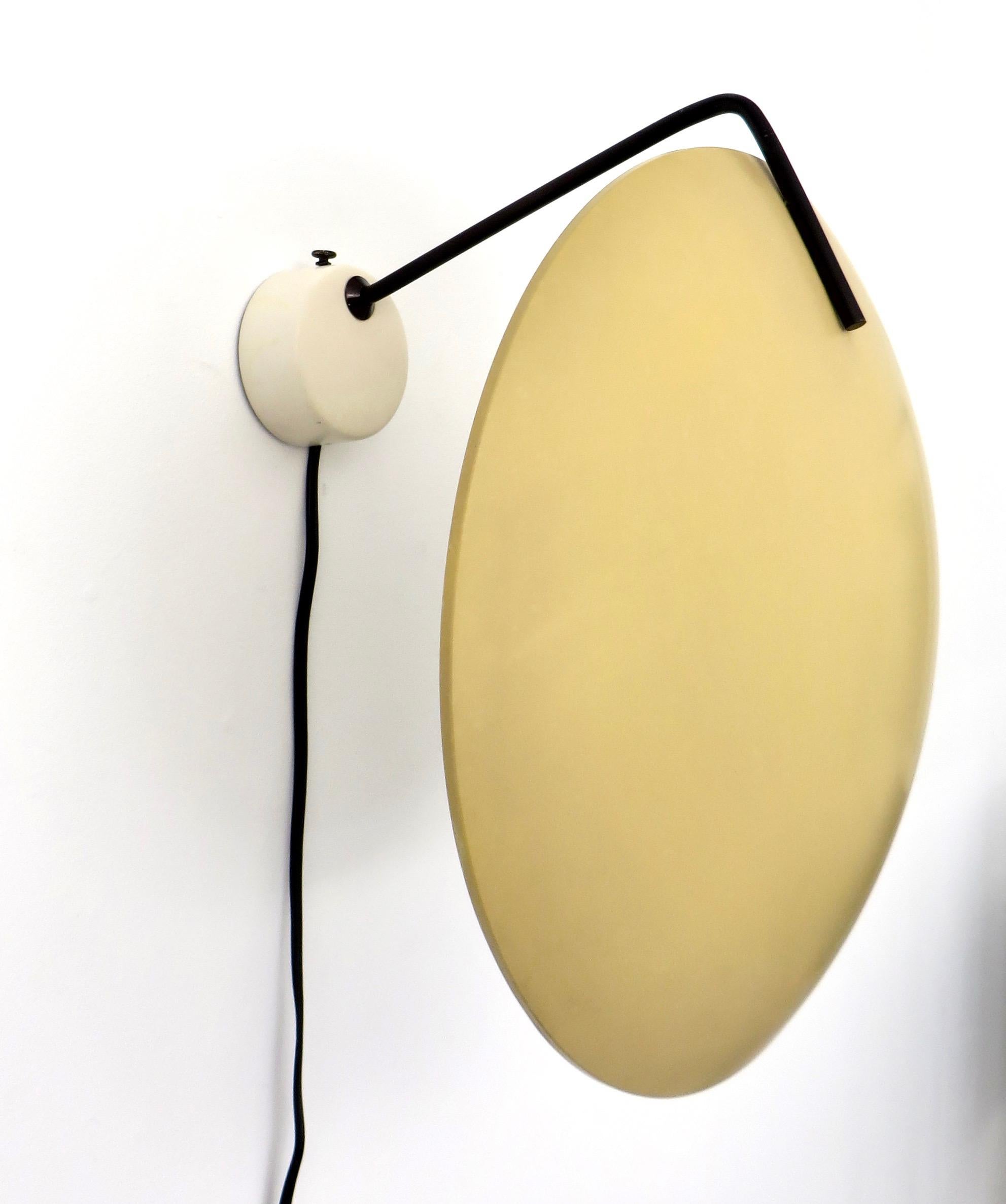 Stilnovo wall lamp model 232 by Bruno Gatta, Italy 1962
Very nice wall or ceiling lamp model 232, designed by Bruno Gatta for Stilnovo, Italy in 1962. These lamps are often sold as Sarfatti but we have these lamp documented as a design by B. Gatta