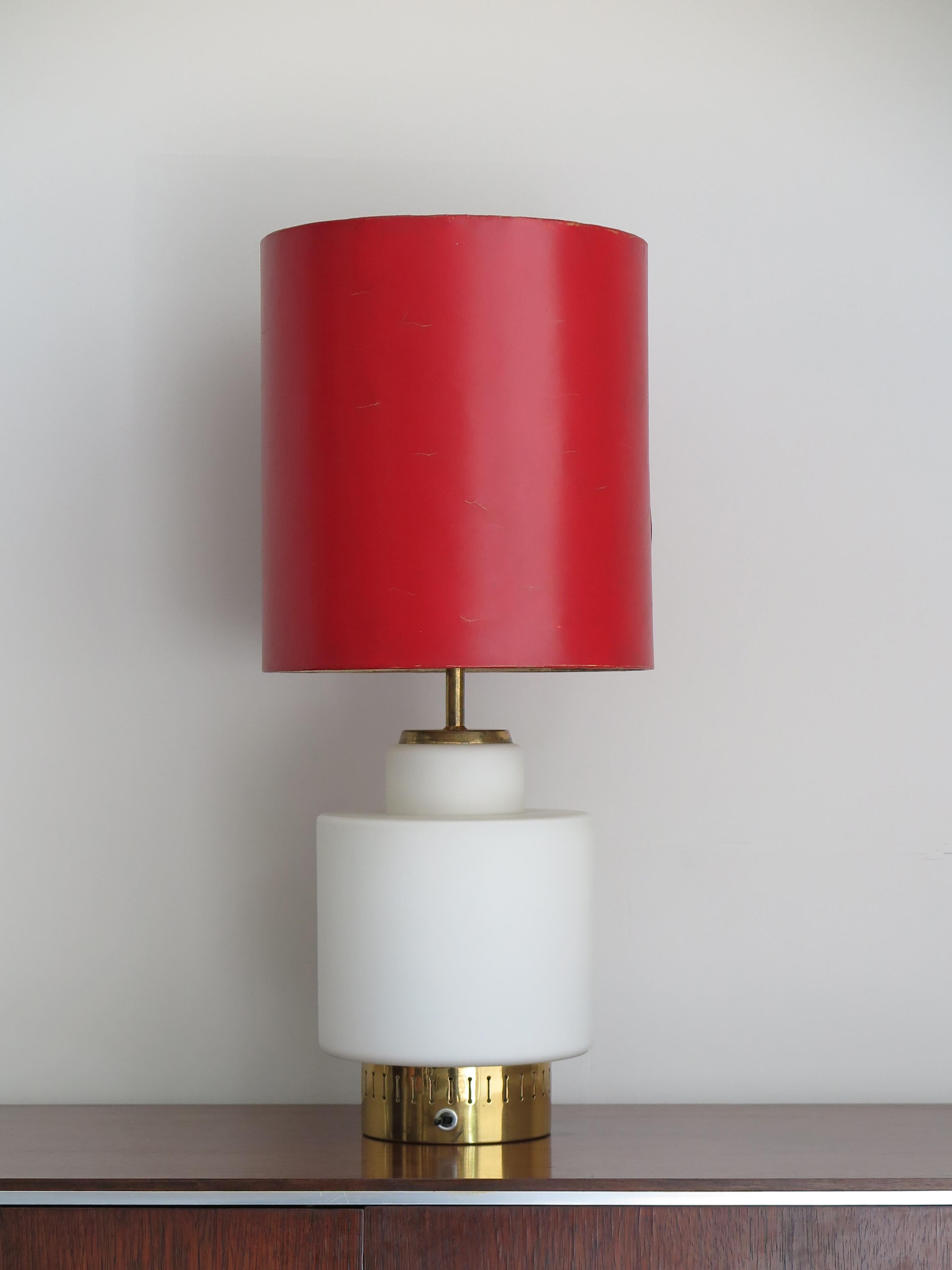 Mid-20th Century Stilnovo Italian Mid-Century Modern Design Red Glass Brass Table Lamp, 1950s For Sale