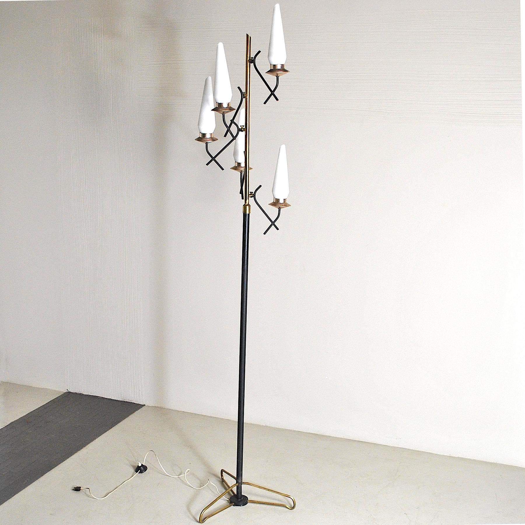 Stilnovo lampadaire italien mi-siècle moderne, années 50 Bon état - En vente à bari, IT
