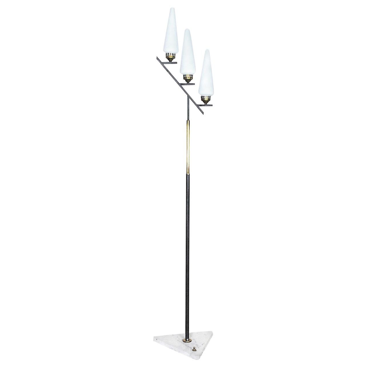Stilnovo Italian Midcentury Floor Lamp in Brass and Opaline from the 1950s For Sale