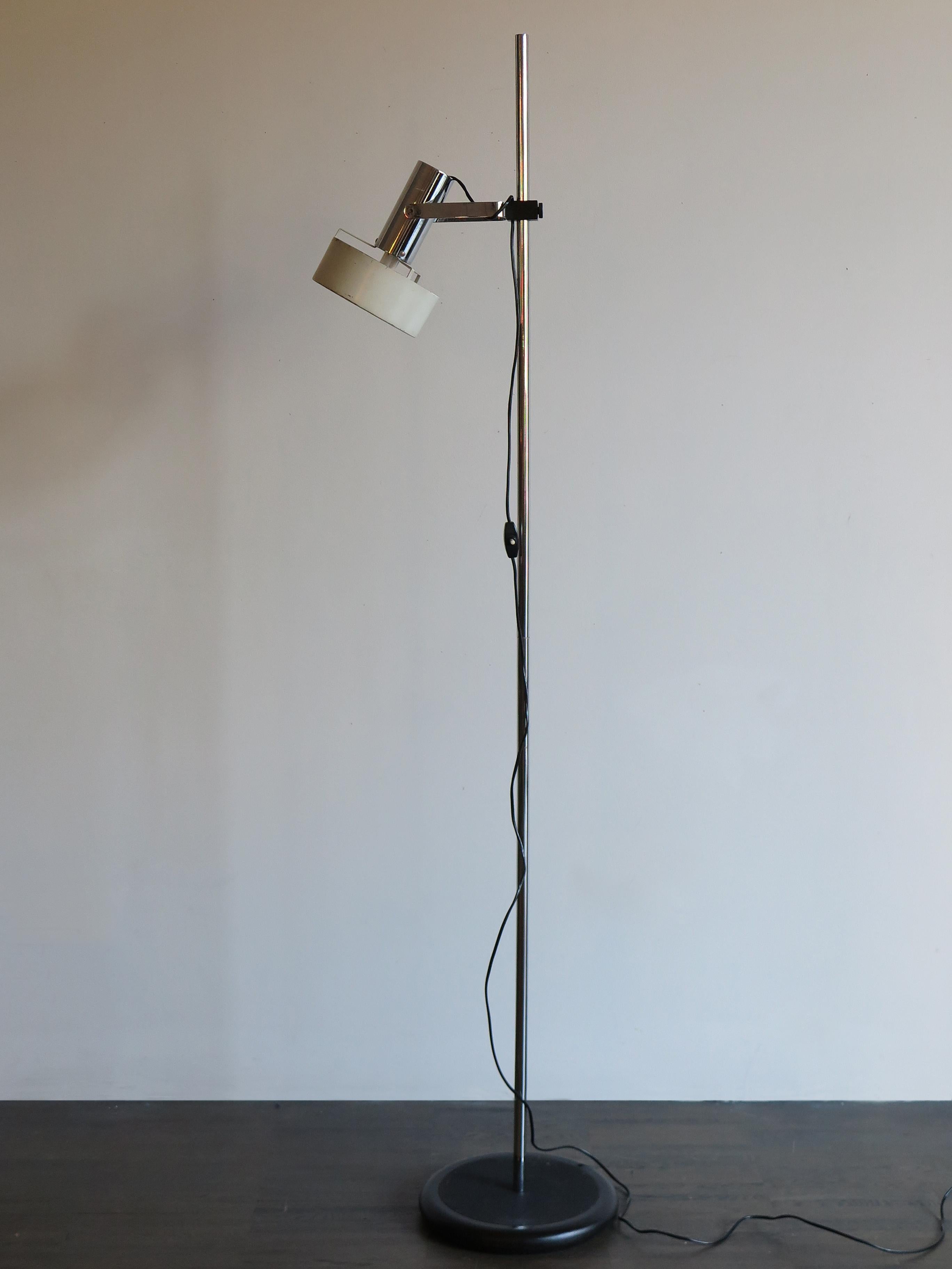 Mid-20th Century Stilnovo Italian Midcentury Modern Design White Floor lamp, 1960s For Sale