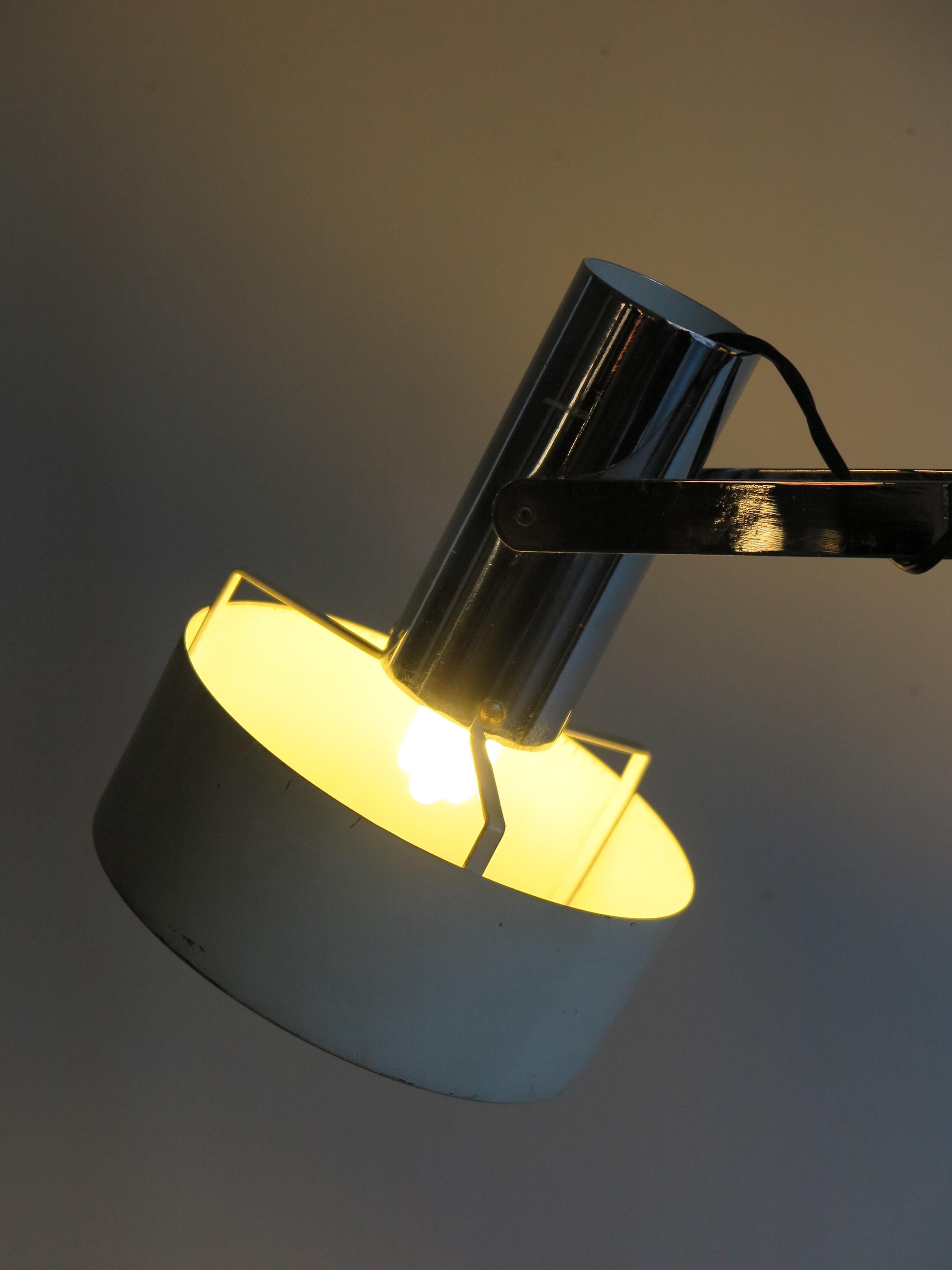 Metal Stilnovo Italian Midcentury Modern Design White Floor lamp, 1960s For Sale