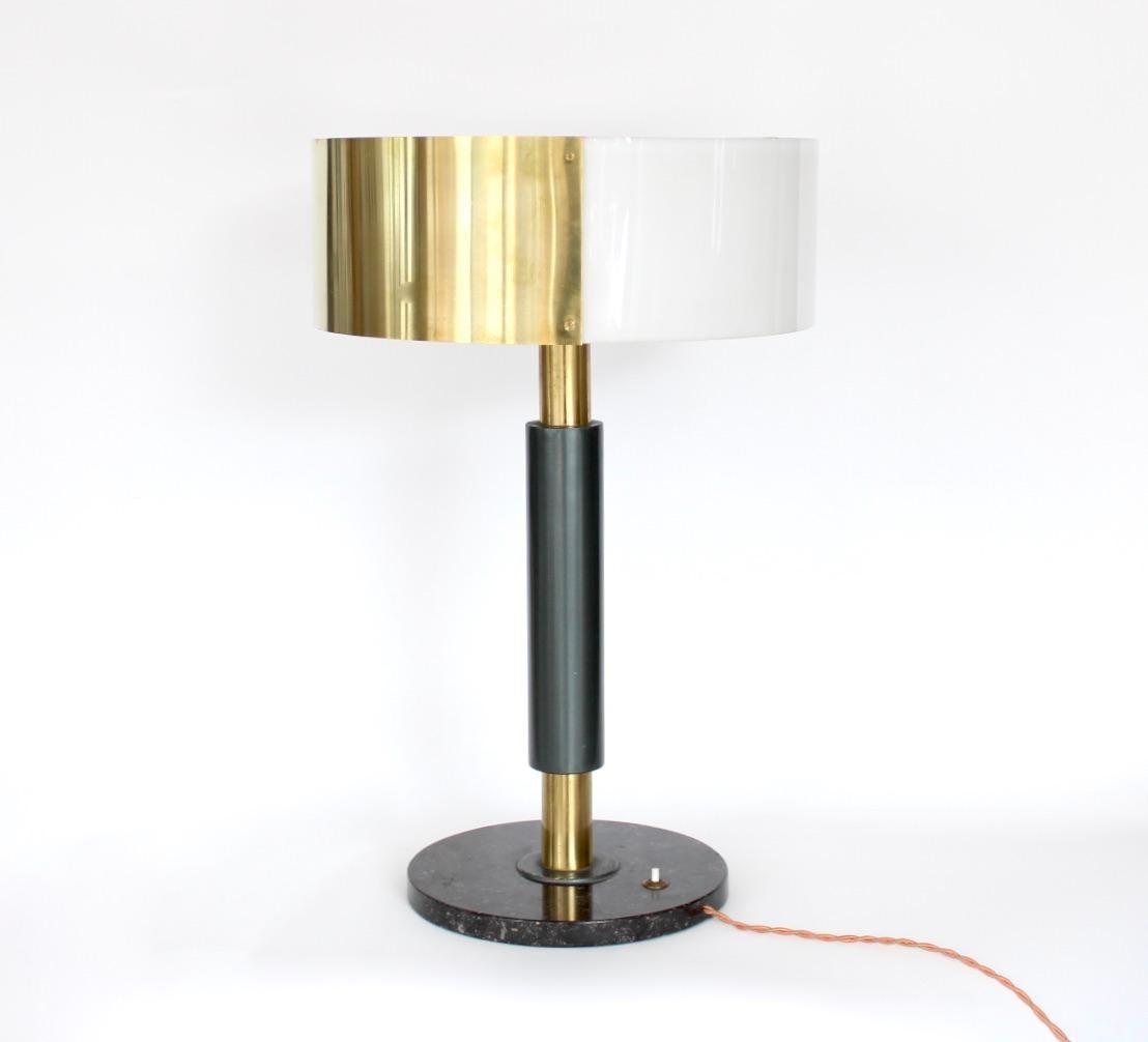 Stilnovo Italian Table Lamp Brass and Perspex Shade on Marble Base  In Good Condition For Sale In Chicago, IL