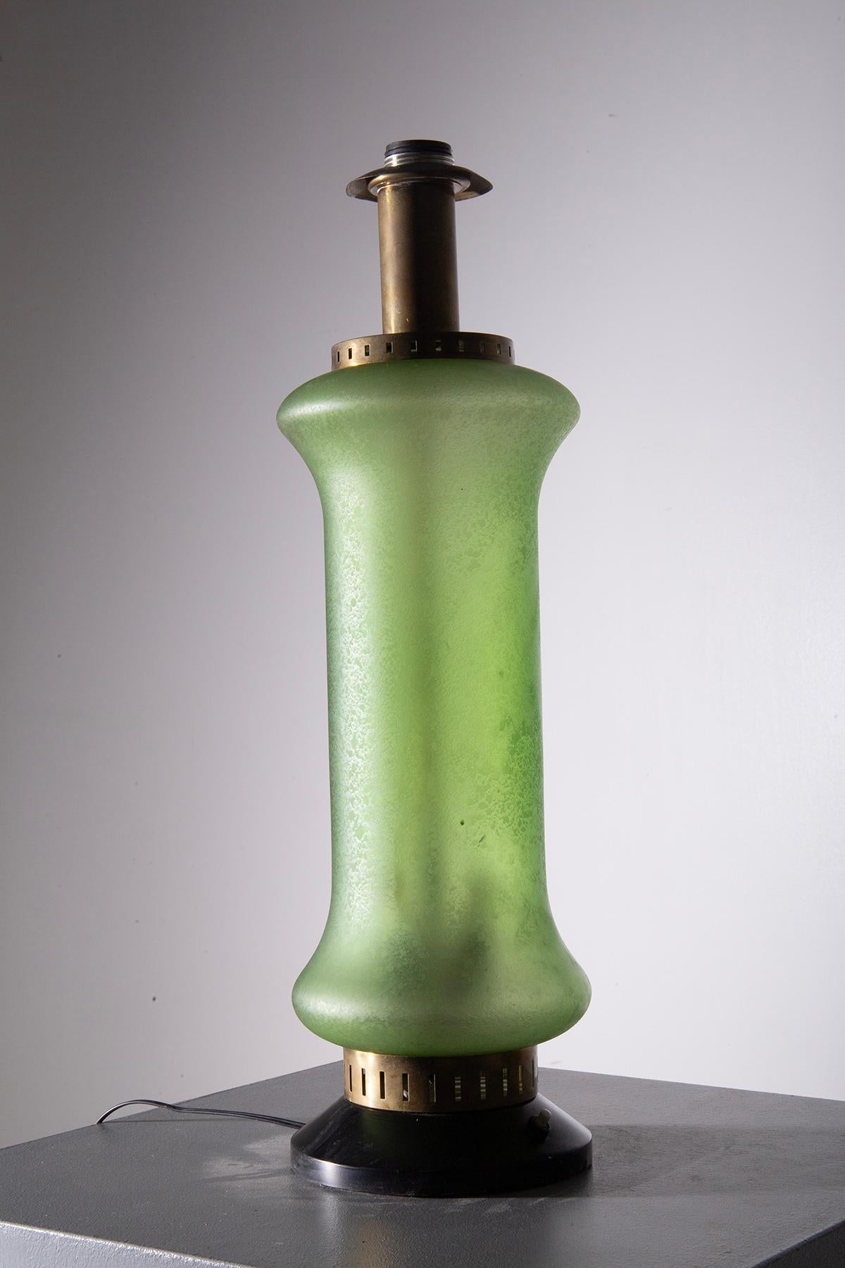 Mid-Century Modern Stilnovo italian table lamp in green glass For Sale