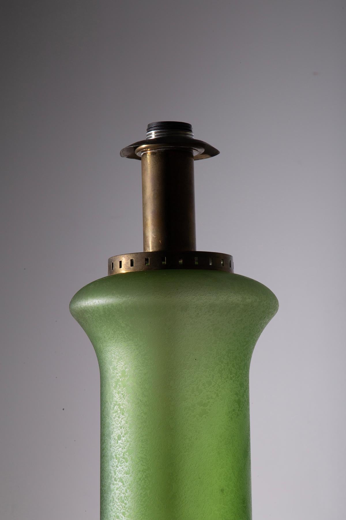 Mid-20th Century Stilnovo italian table lamp in green glass For Sale