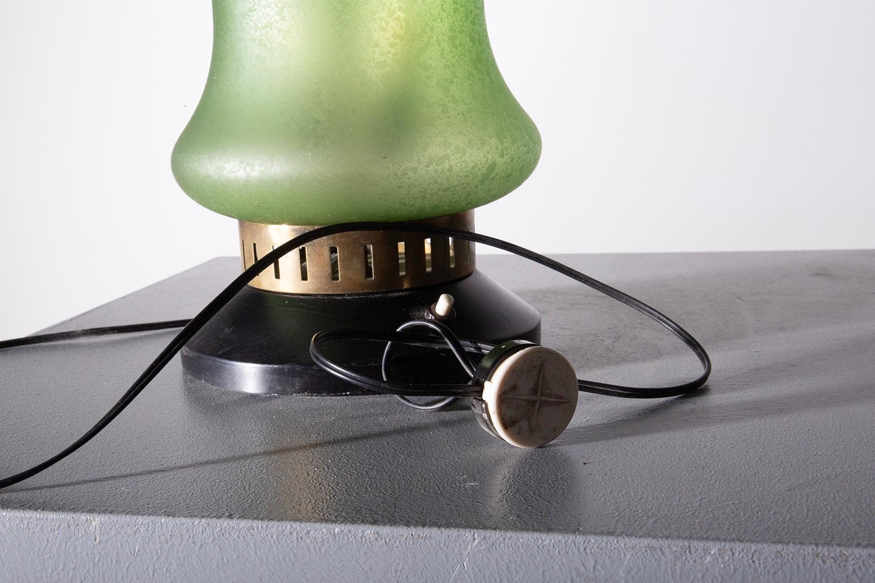 Aluminum Stilnovo italian table lamp in green glass For Sale