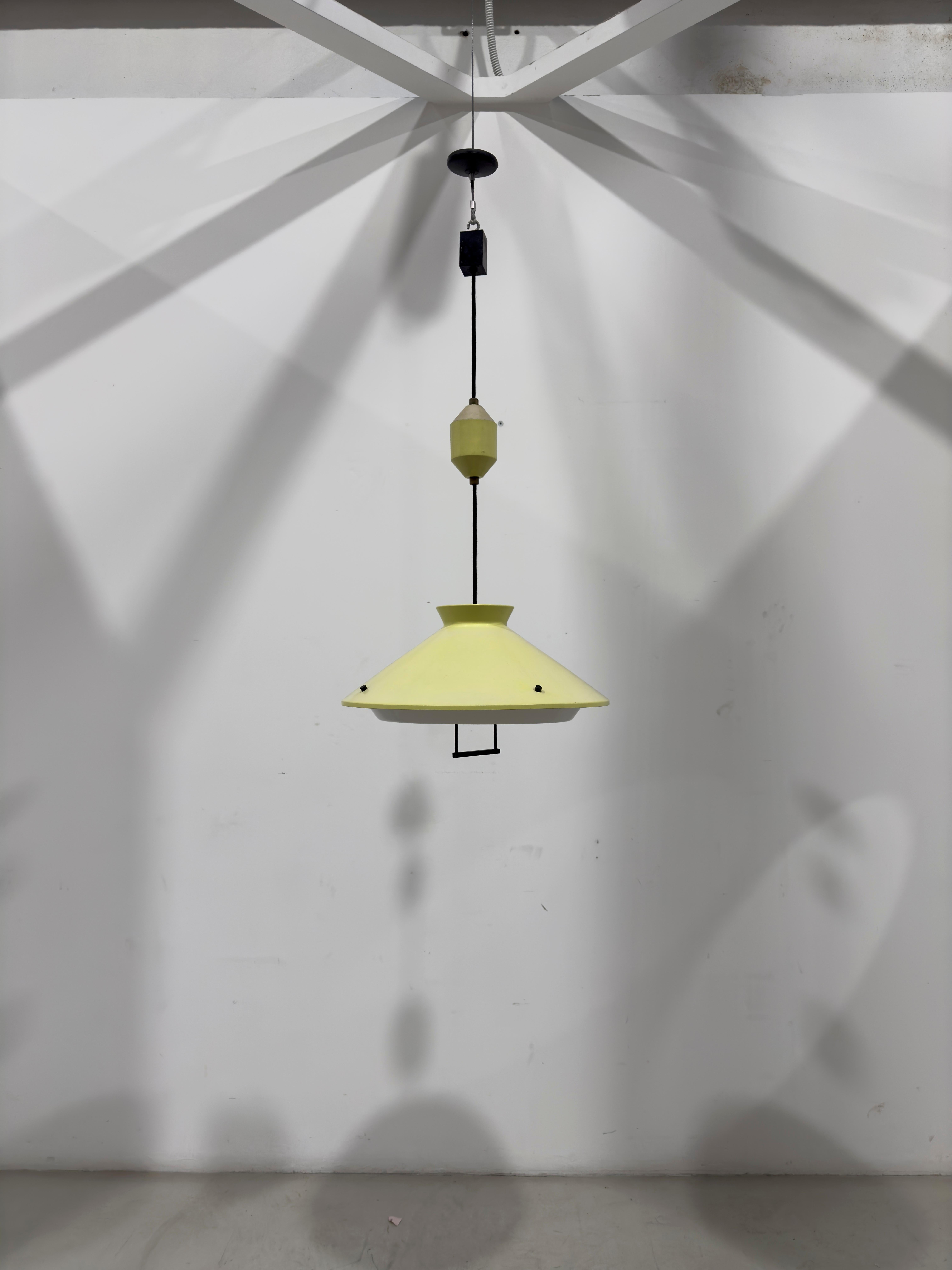 Height-adjustable ceiling lamp made of enameled aluminum and Plexiglas. Stilnovo Production, 1950s