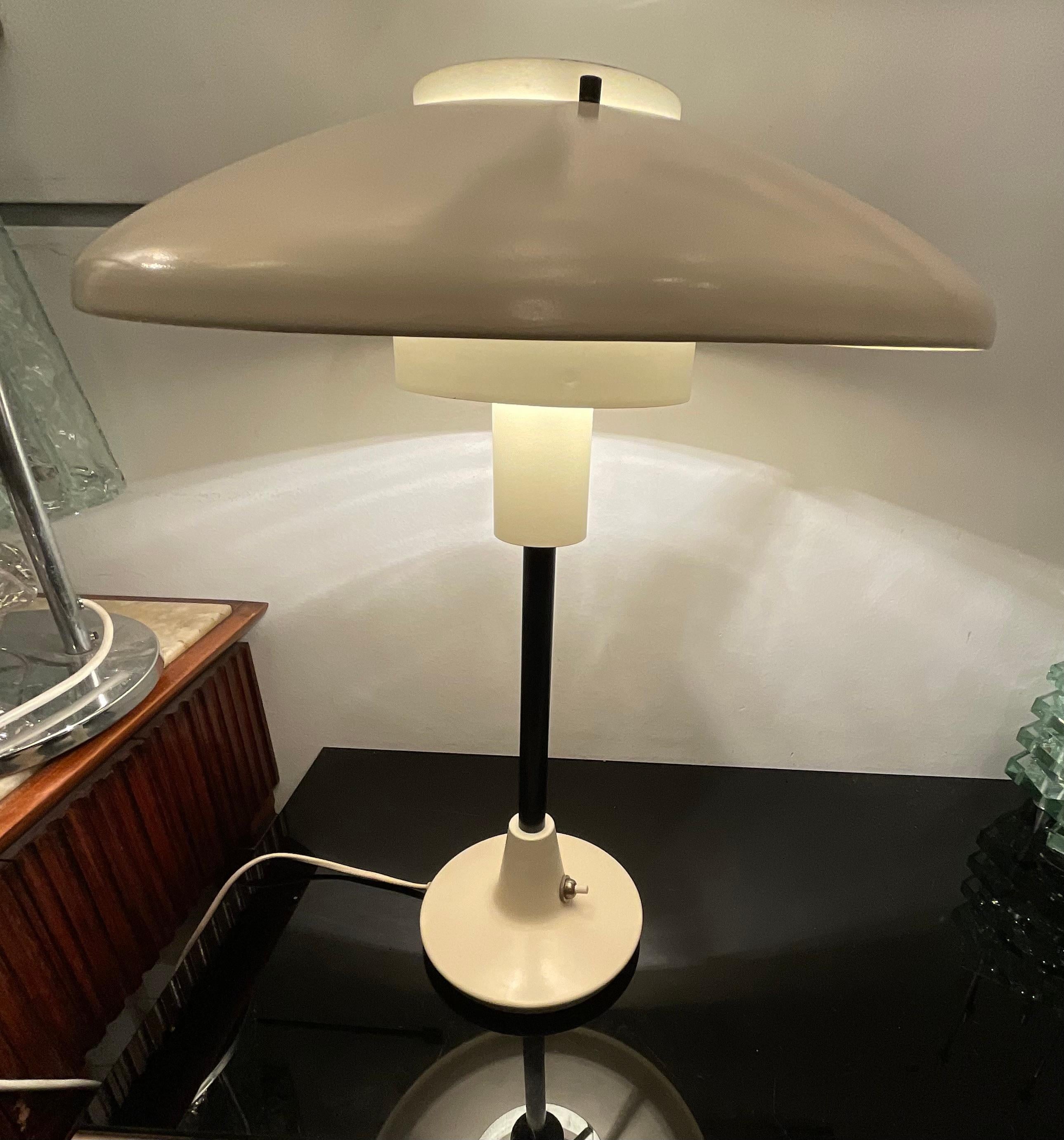 STILNOVO - 1950s Table Lamp - Model 8022 For Sale 8
